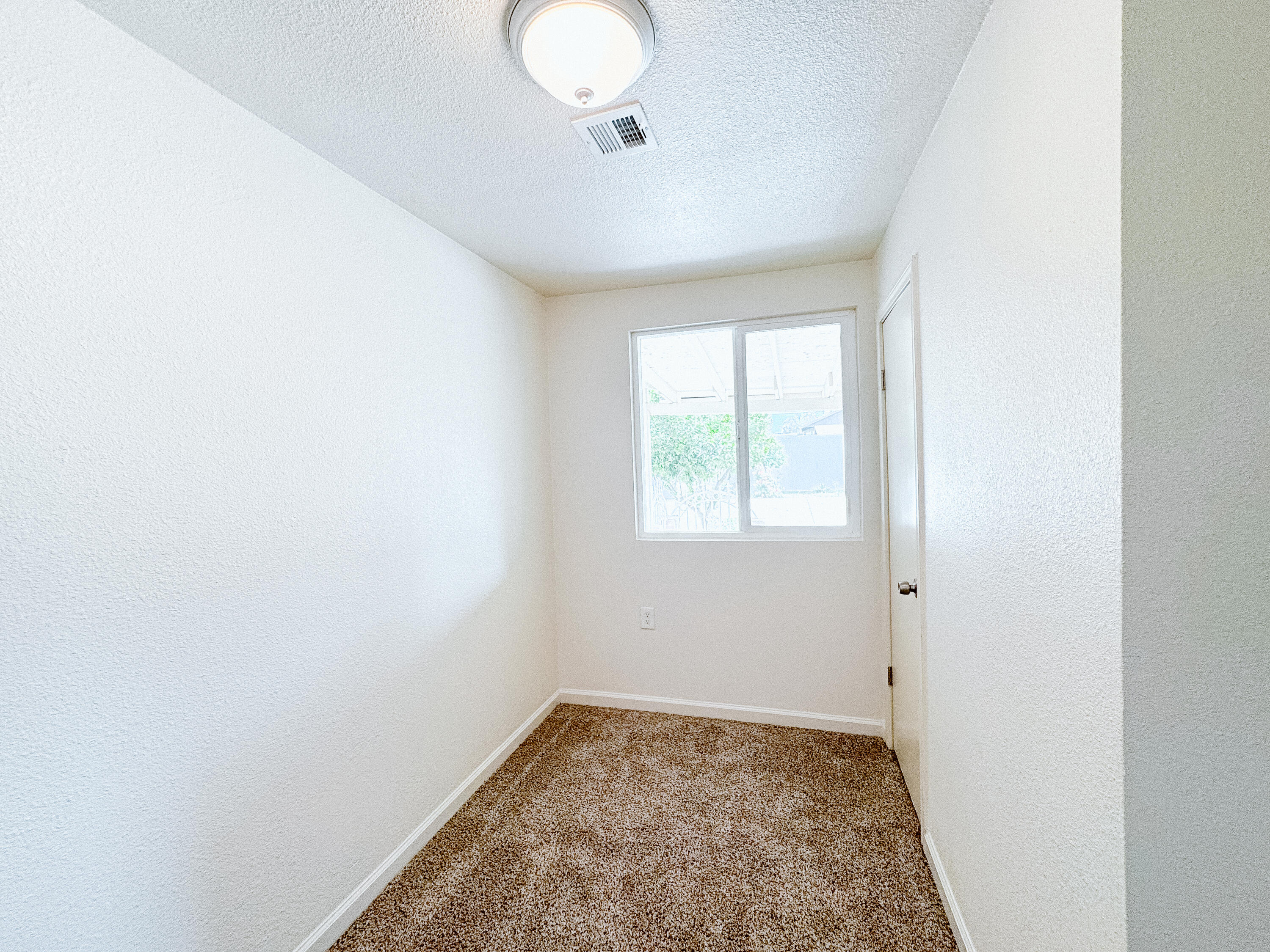 16467 Ave 168