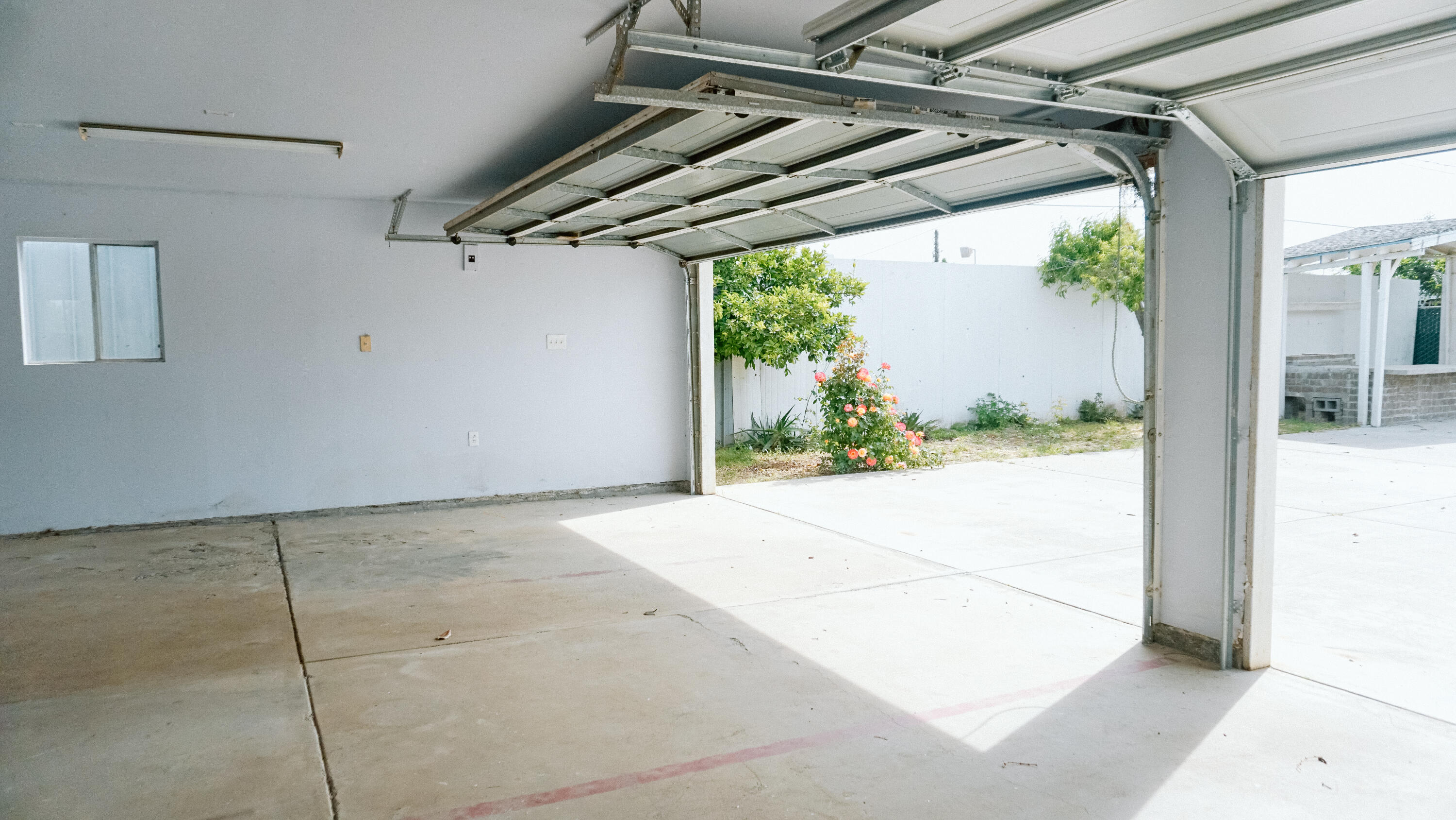 16467 Ave 168