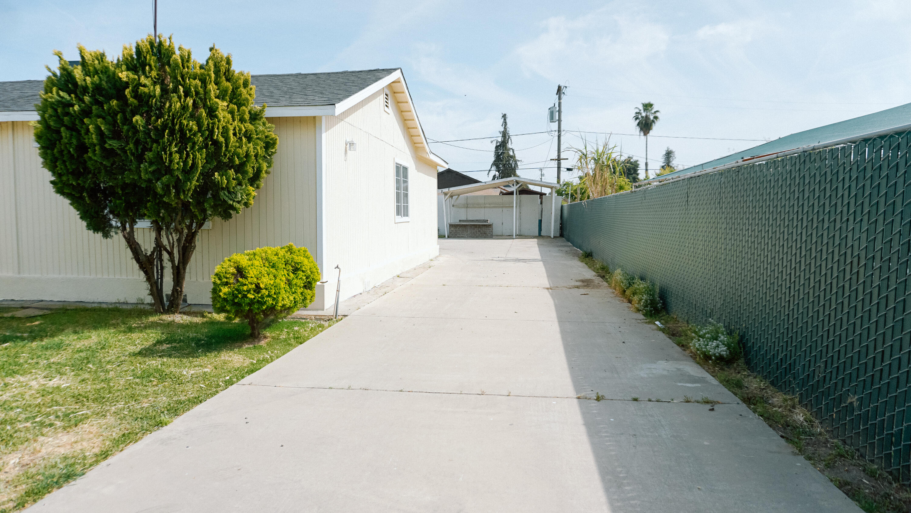 16467 Ave 168