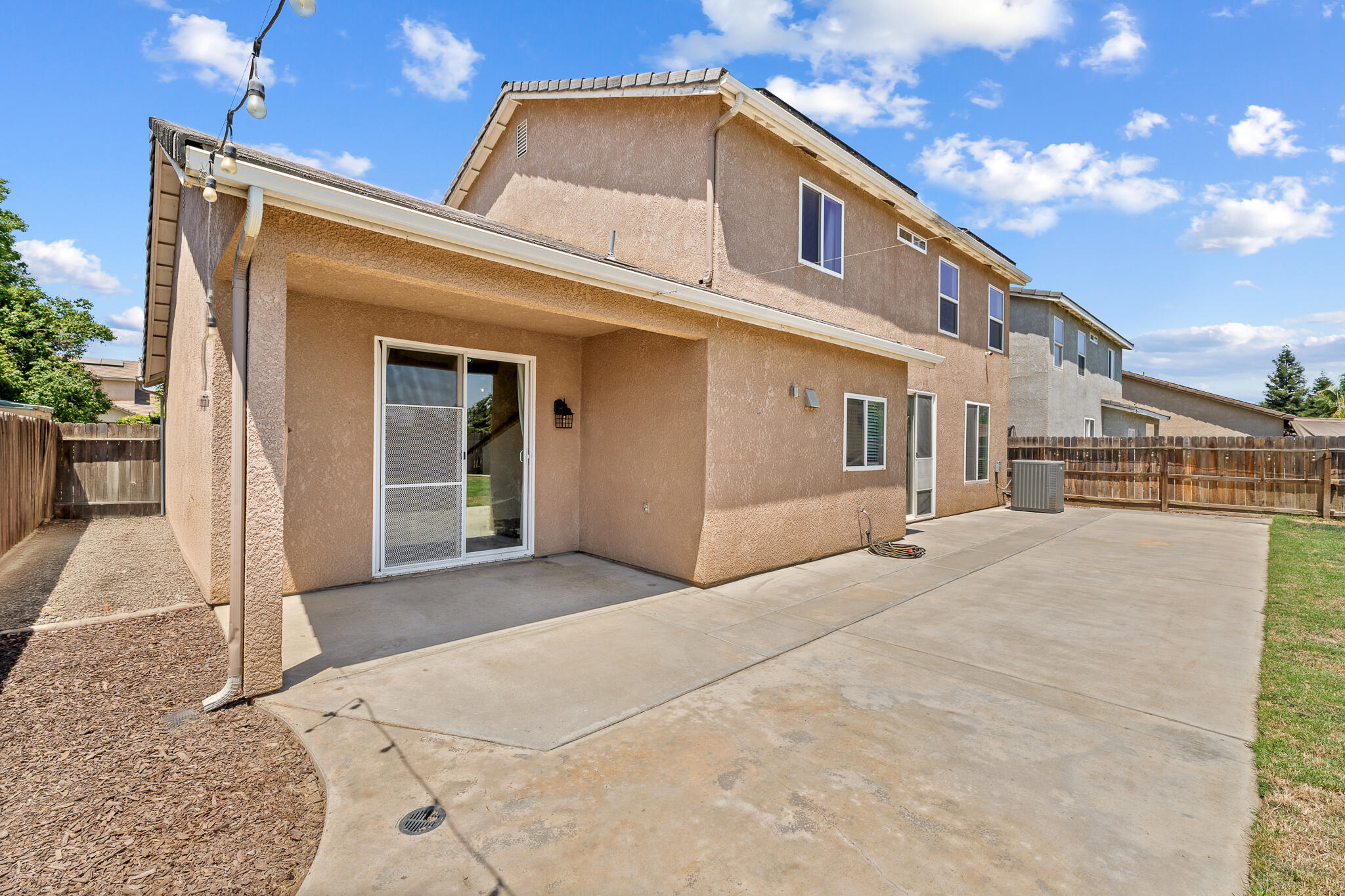 2223 E La Vida Avenue