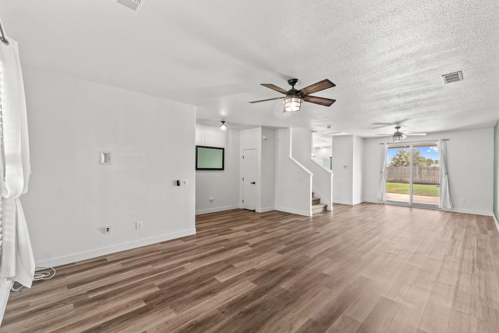 2223 E La Vida Avenue