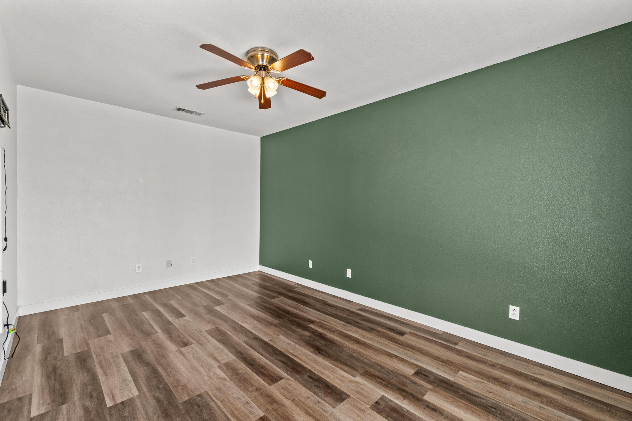 2223 E La Vida Avenue