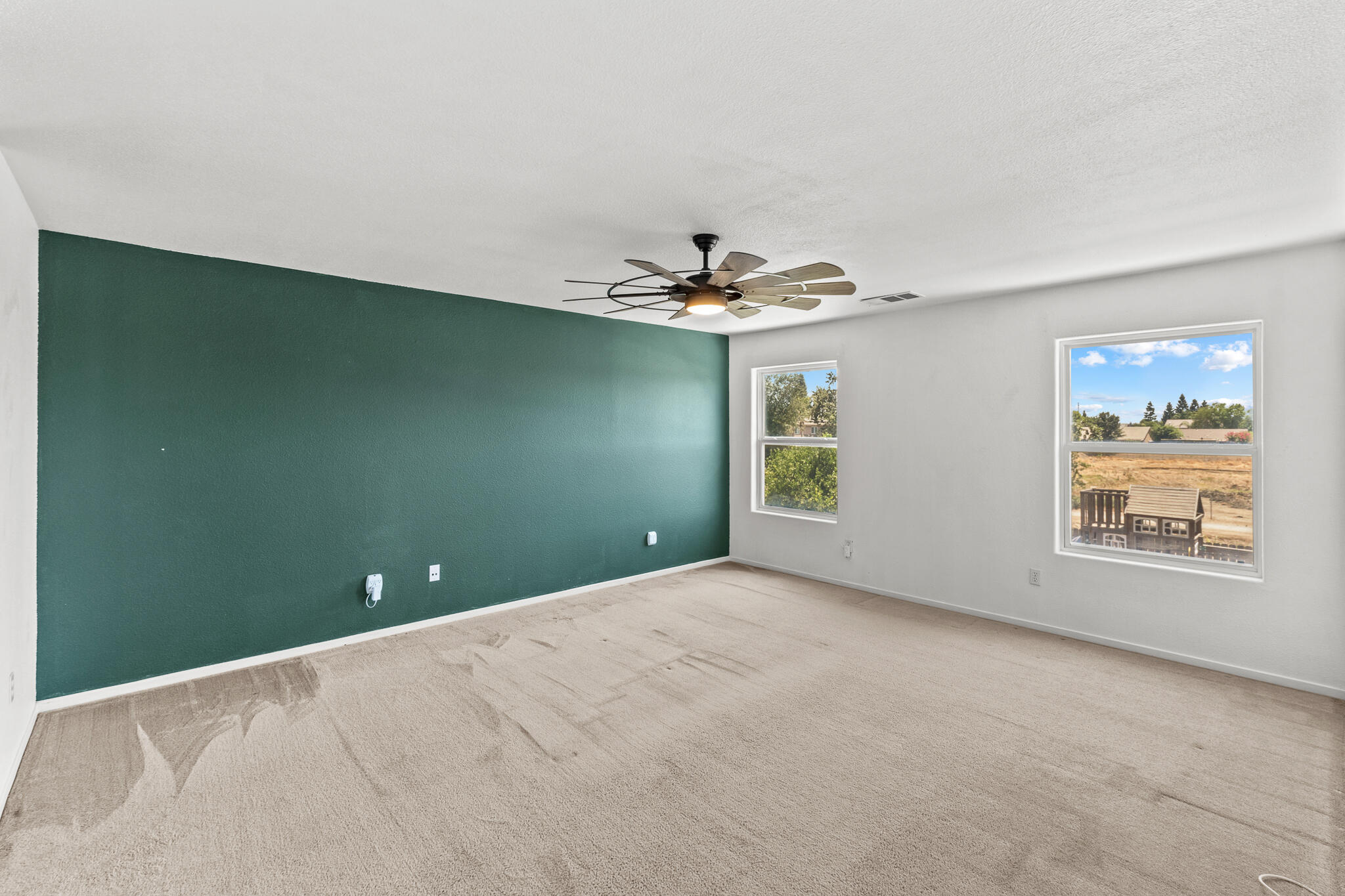2223 E La Vida Avenue