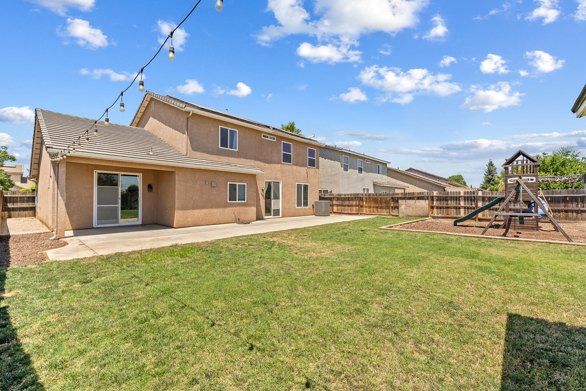 2223 E La Vida Avenue