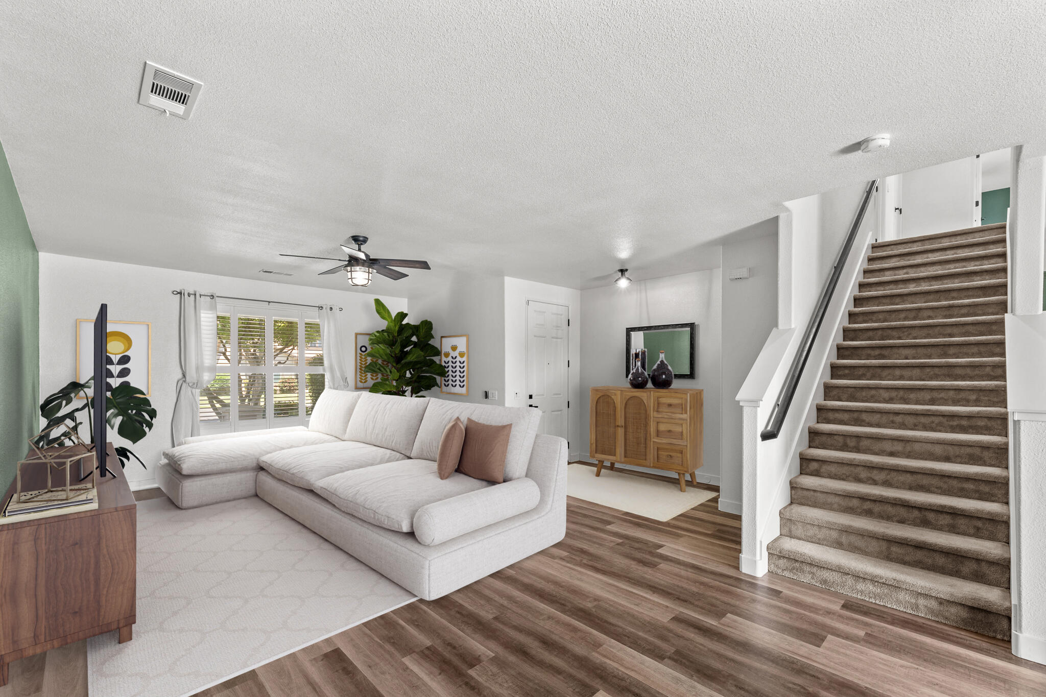 2223 E La Vida Avenue