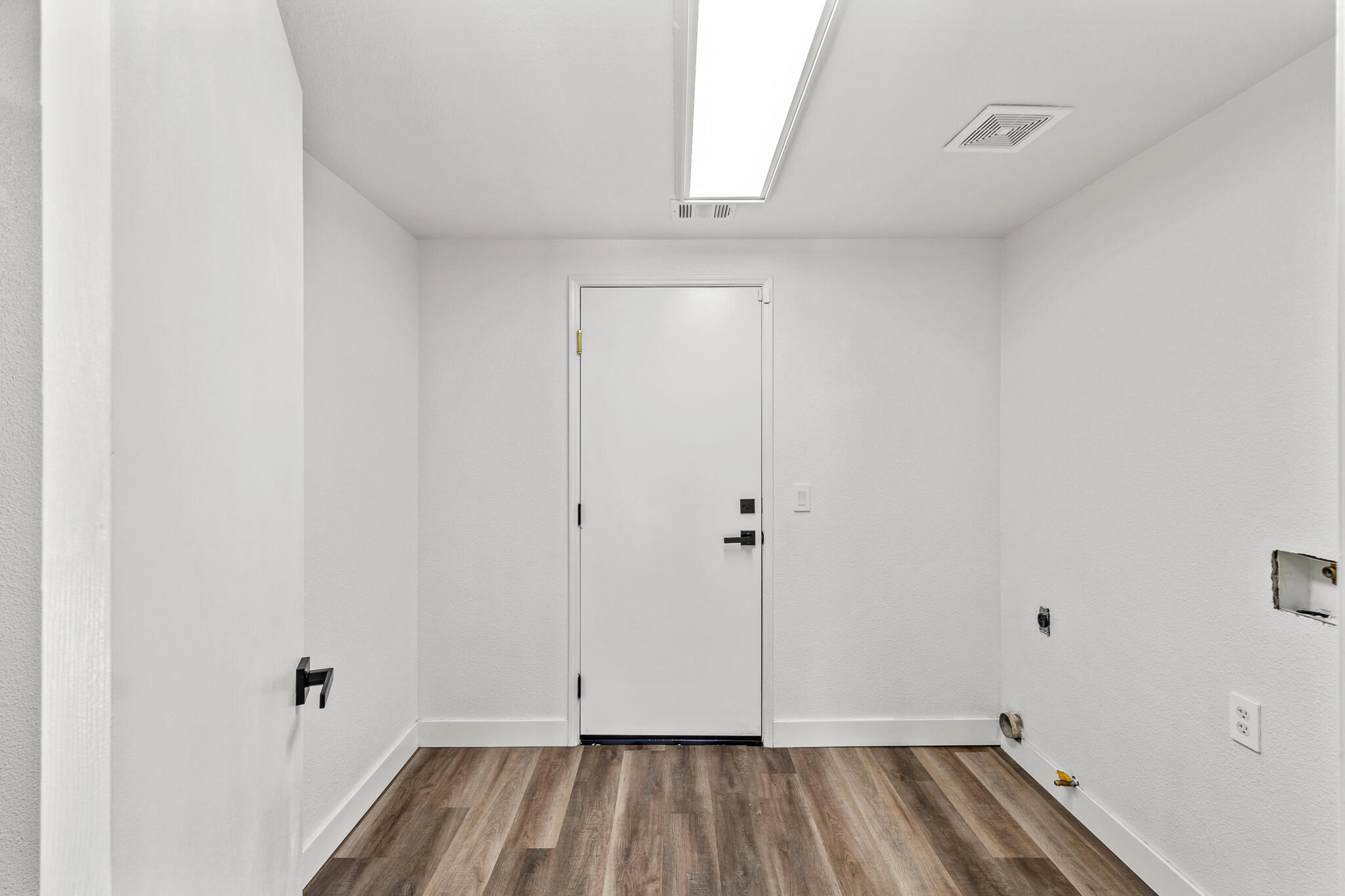 2223 E La Vida Avenue