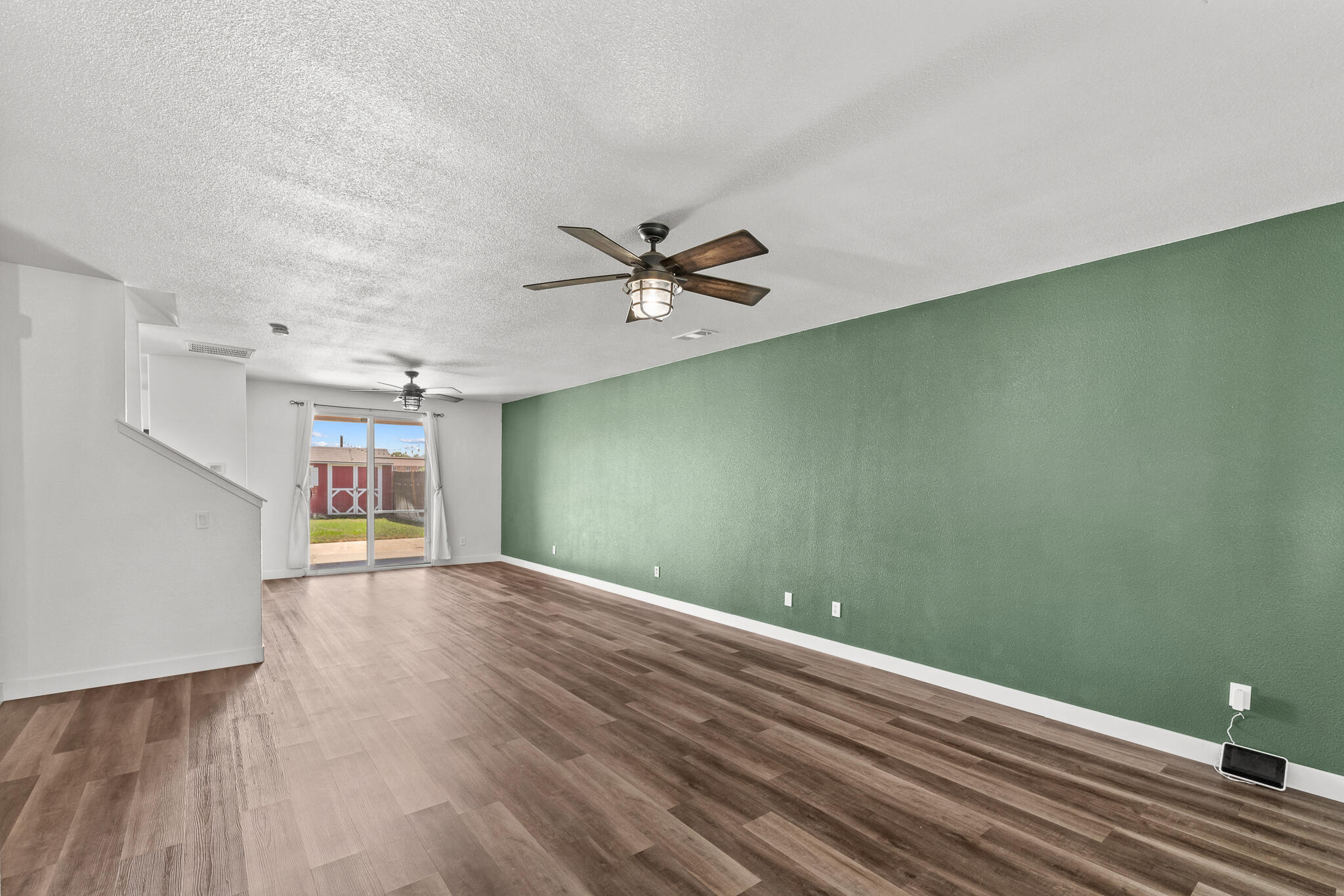 2223 E La Vida Avenue