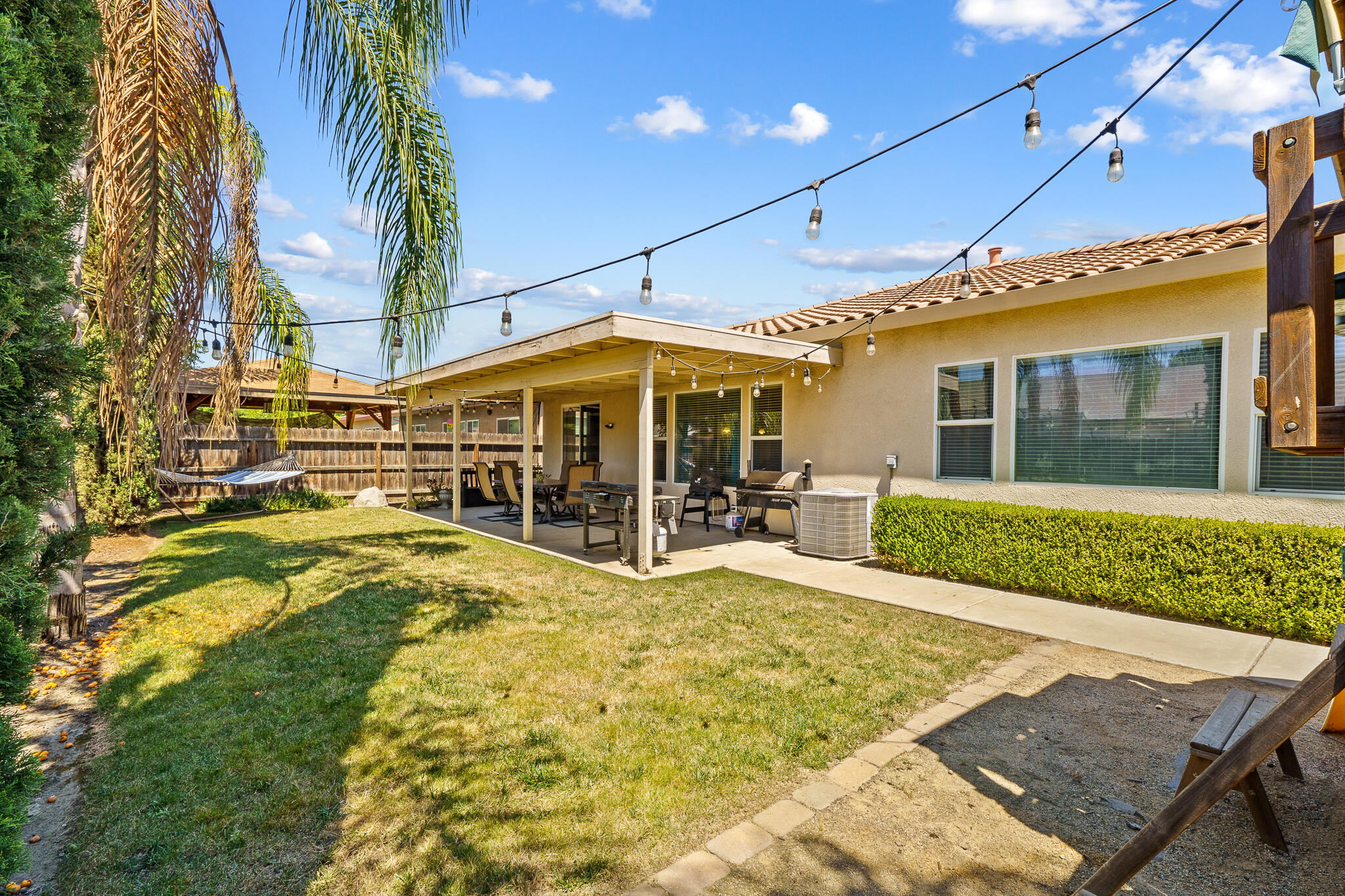 2403 W Robin Avenue