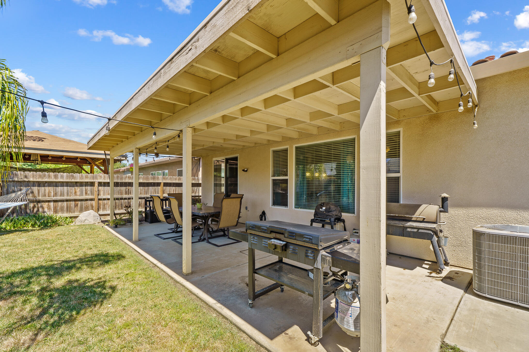 2403 W Robin Avenue