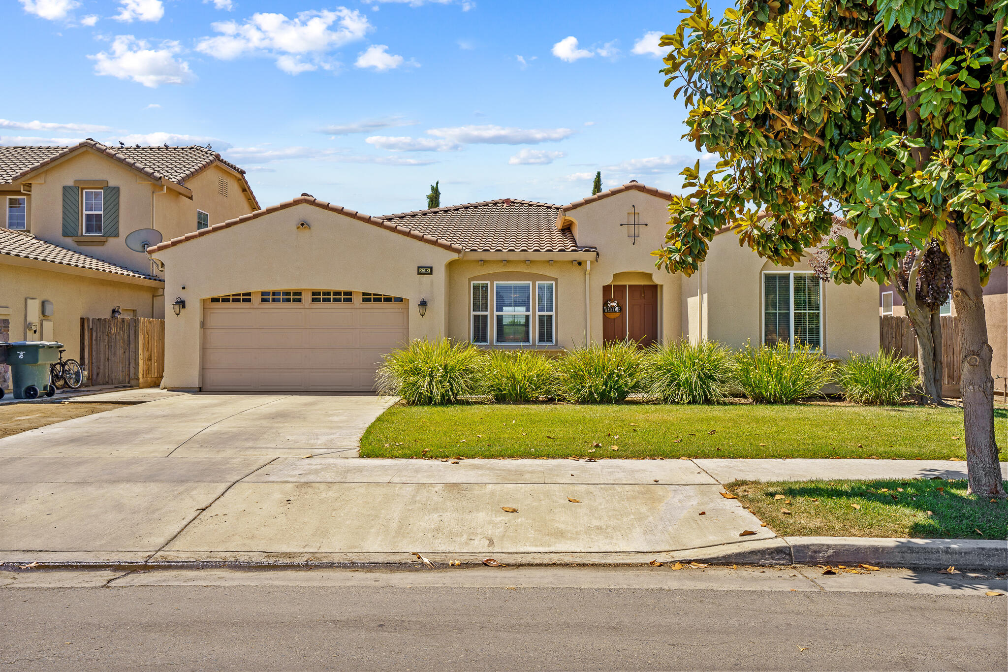 2403 W Robin Avenue