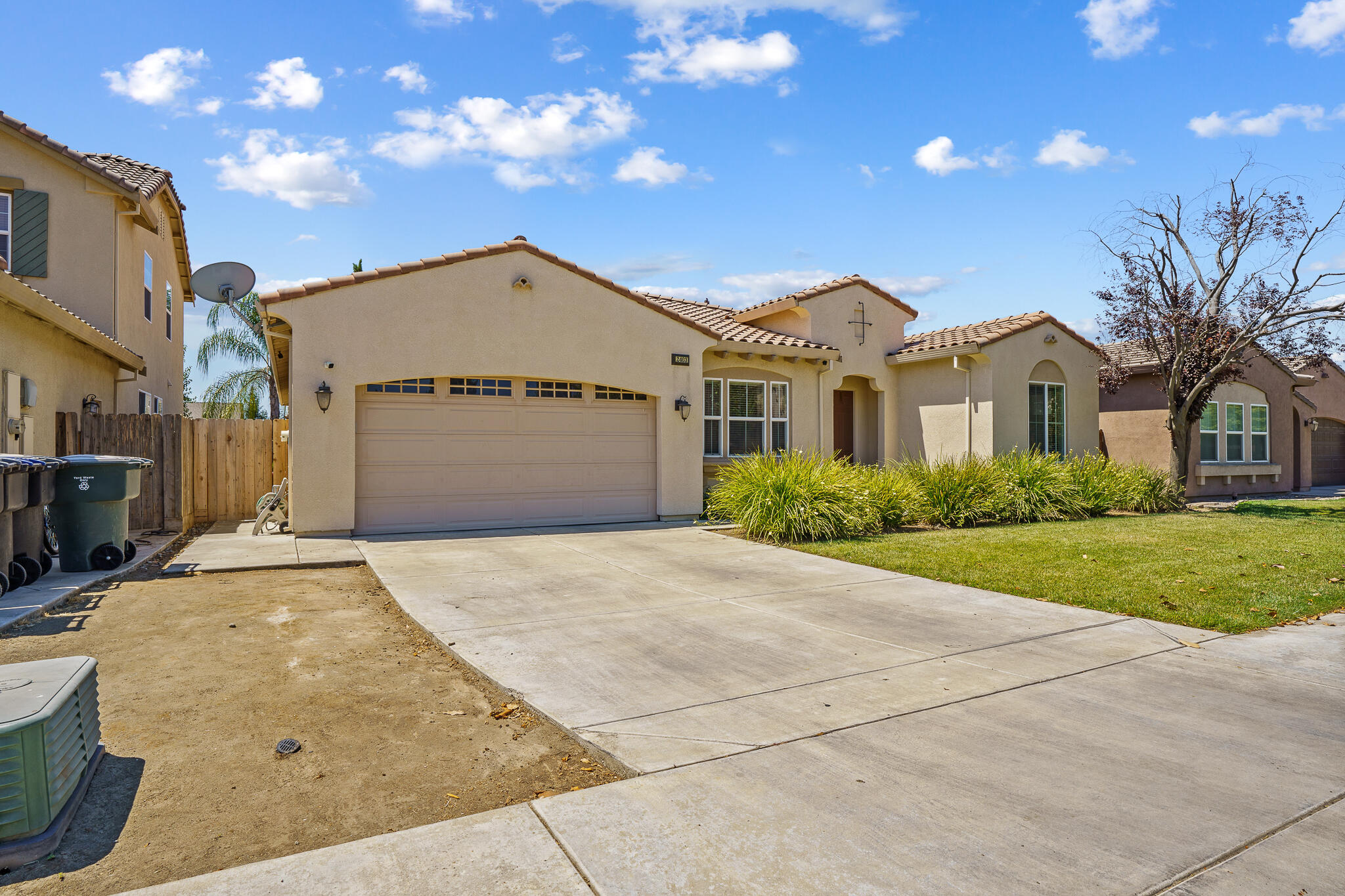 2403 W Robin Avenue