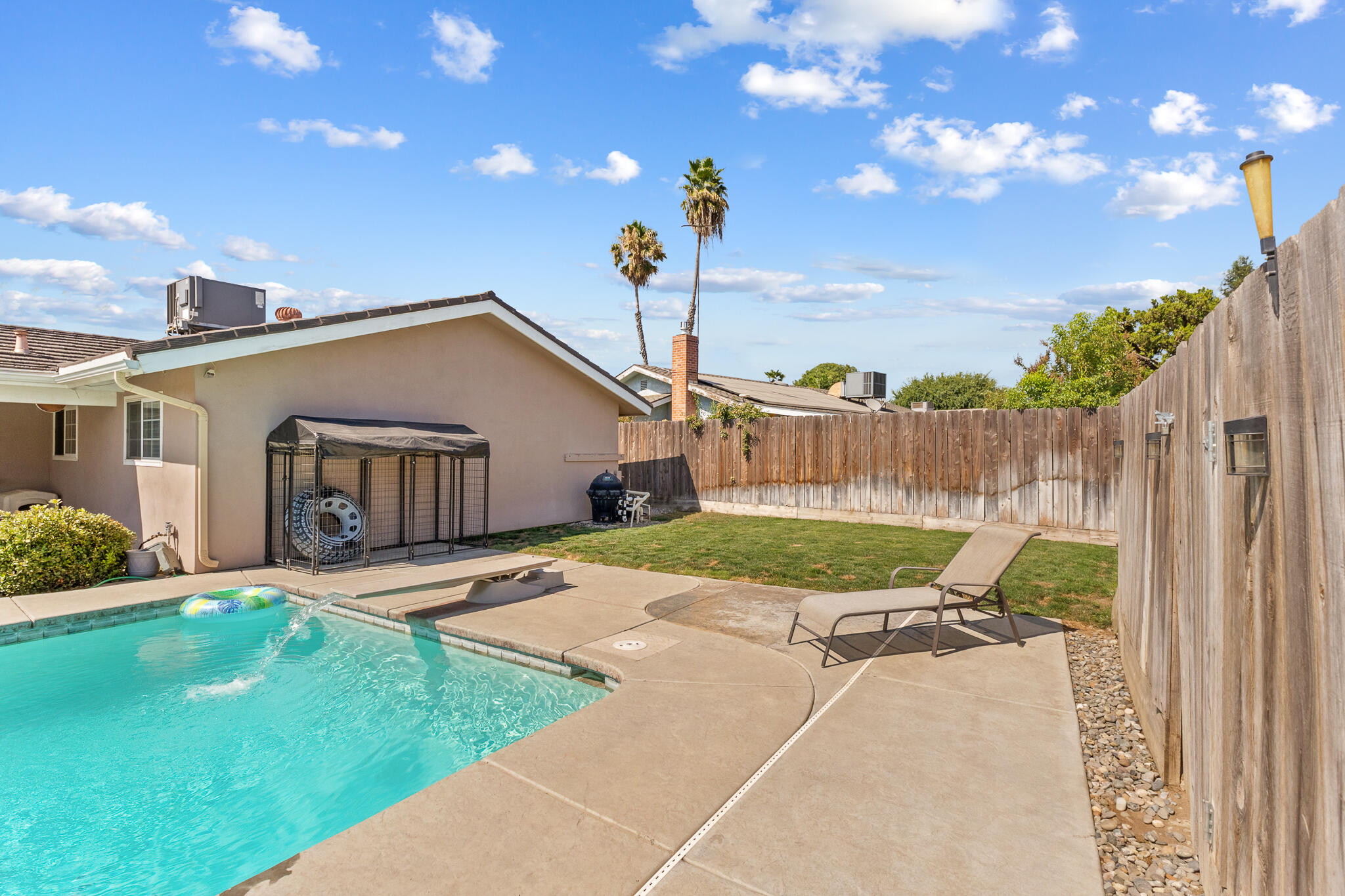 3415 W Cutler Avenue