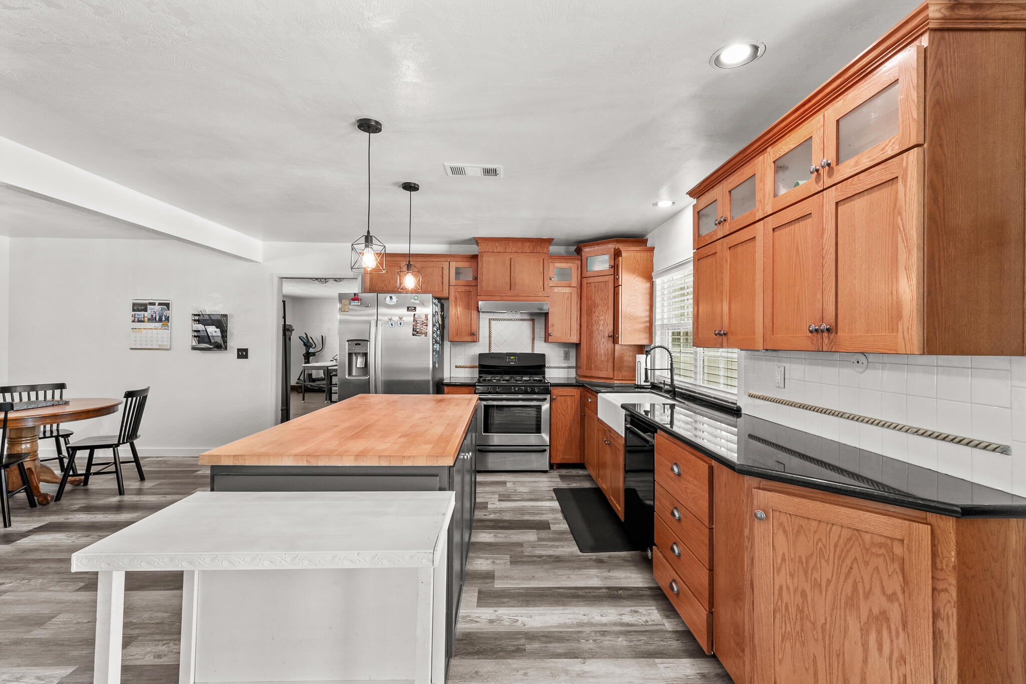 3415 W Cutler Avenue