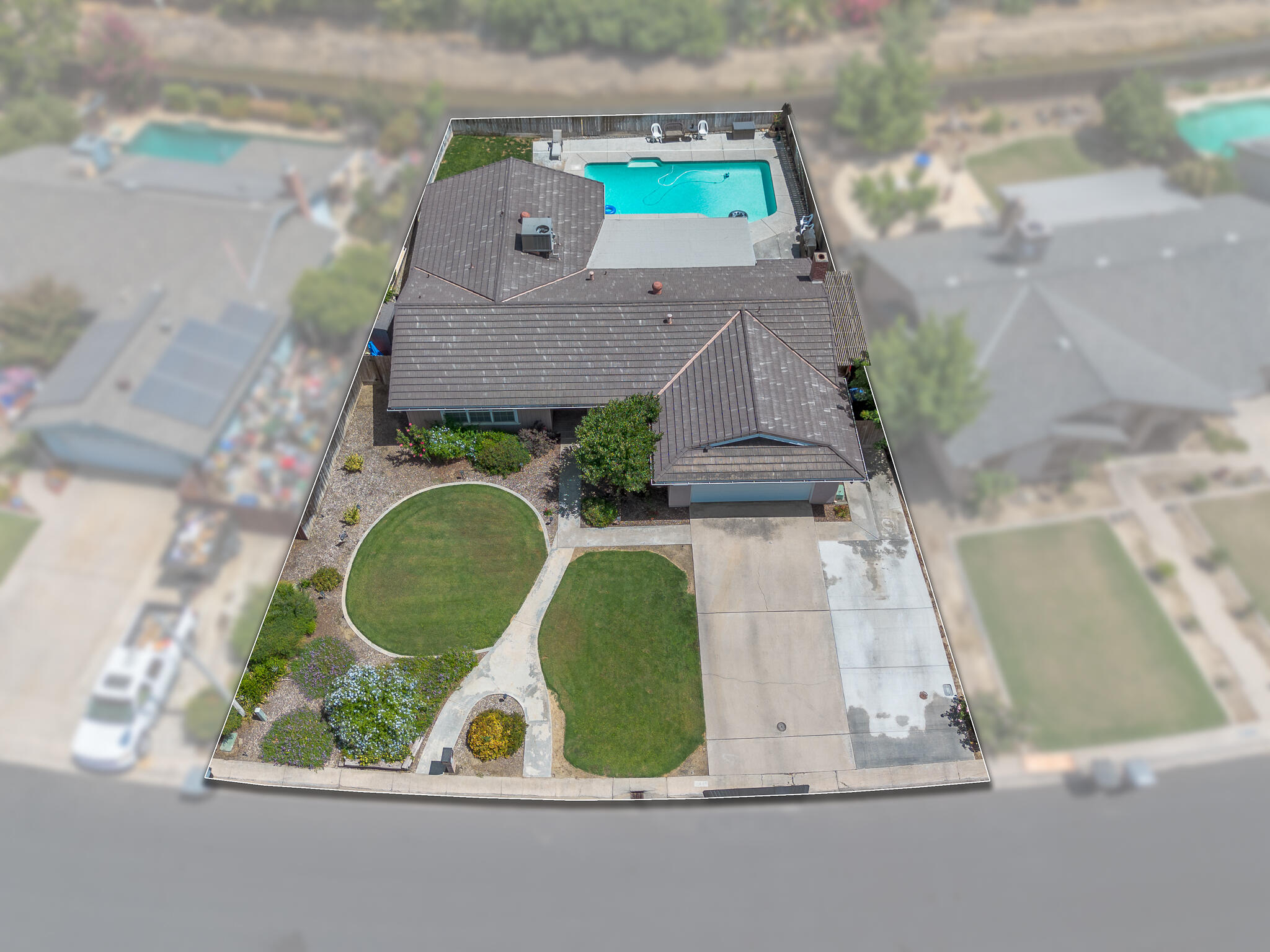 3415 W Cutler Avenue