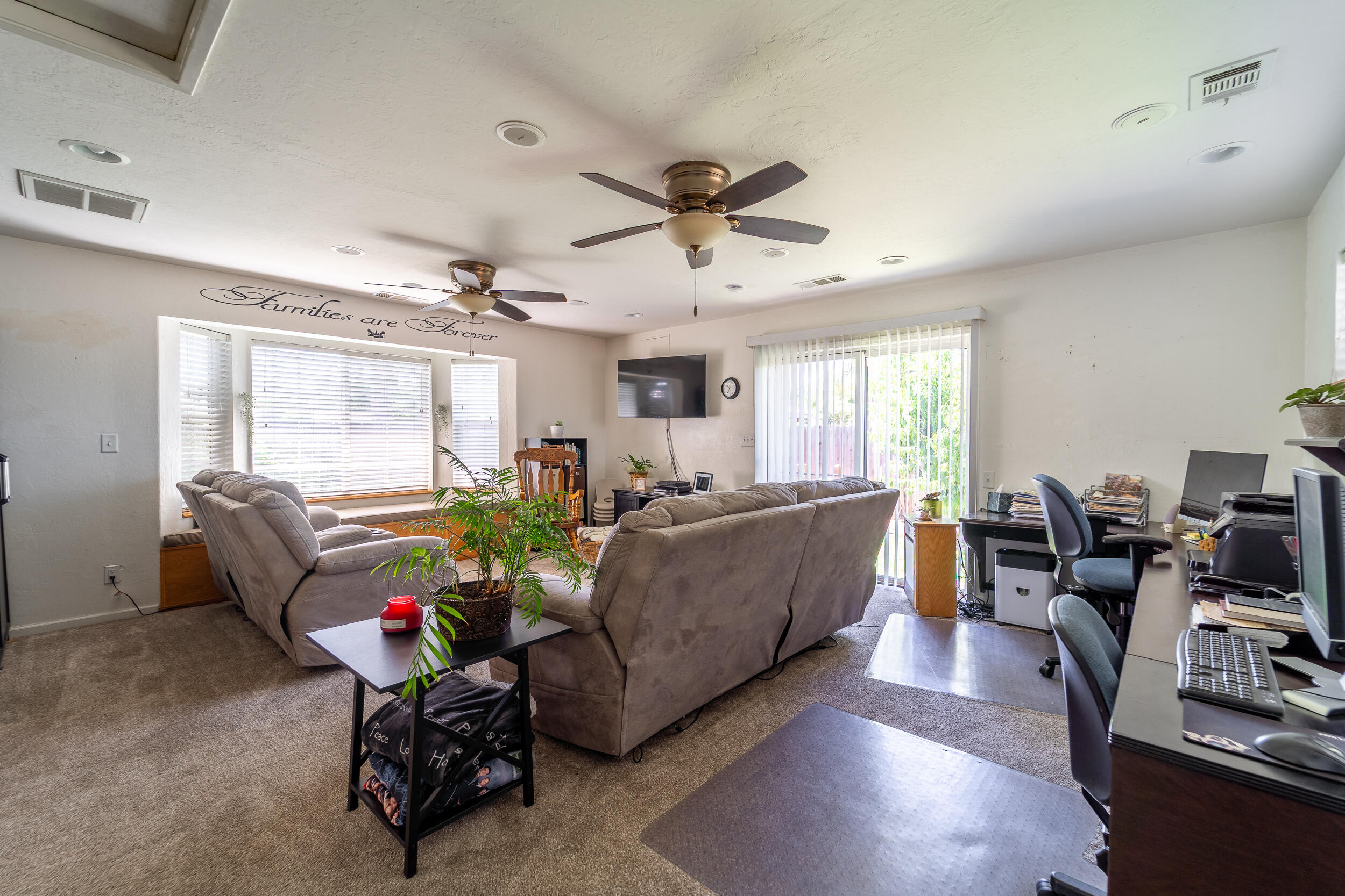 1581 W Pleasant Avenue