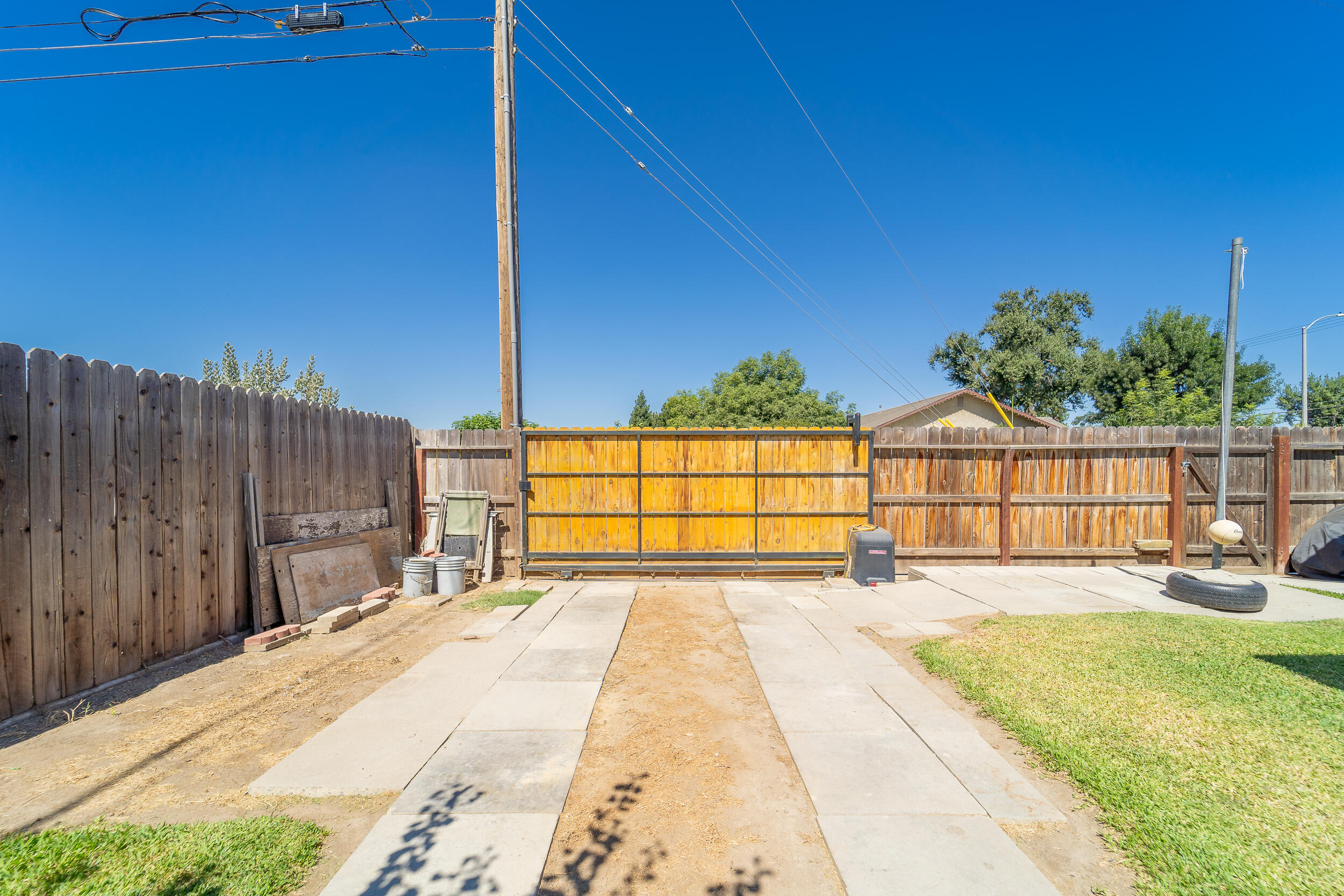 1581 W Pleasant Avenue