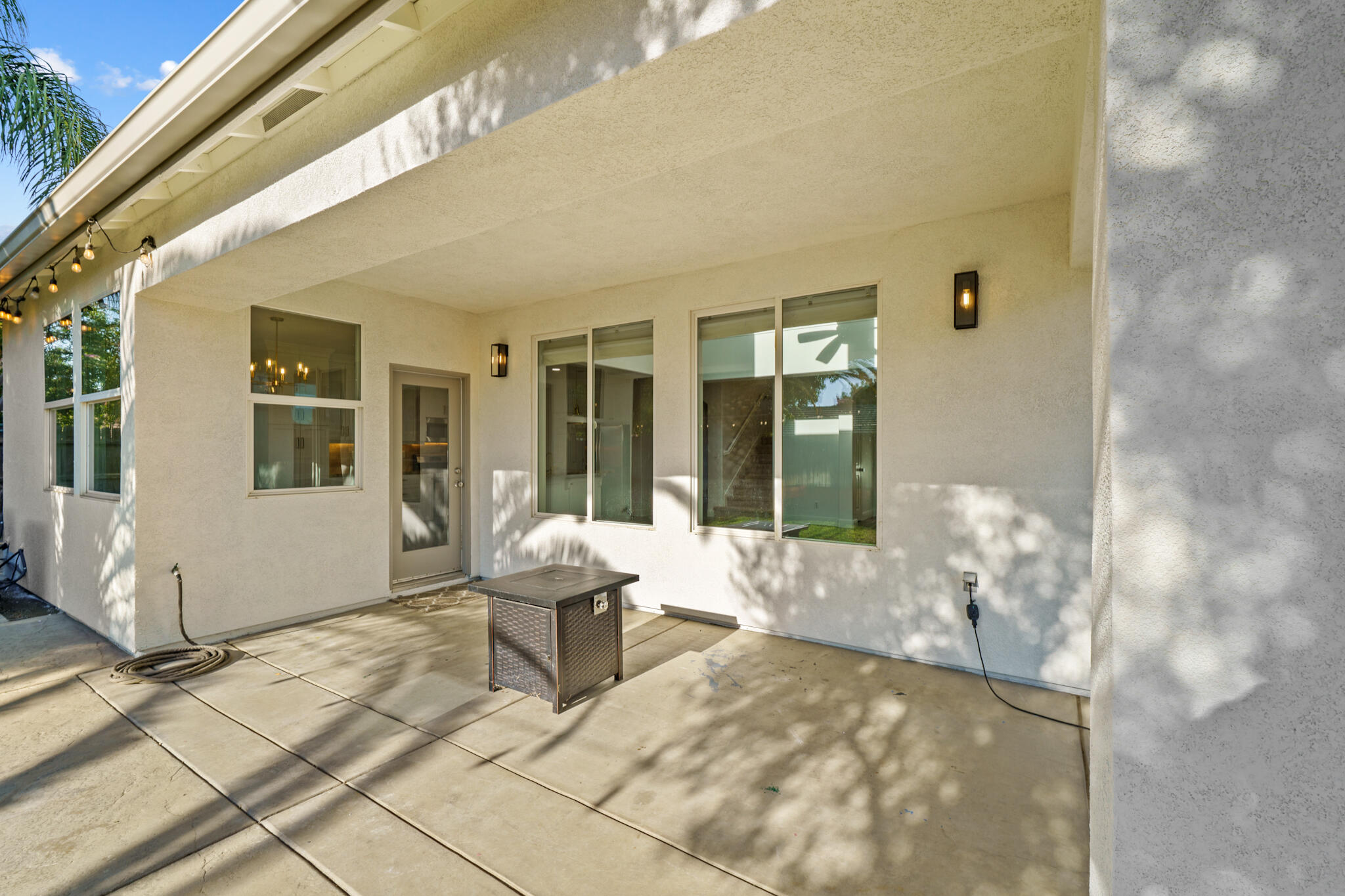1579 Monsecco Street