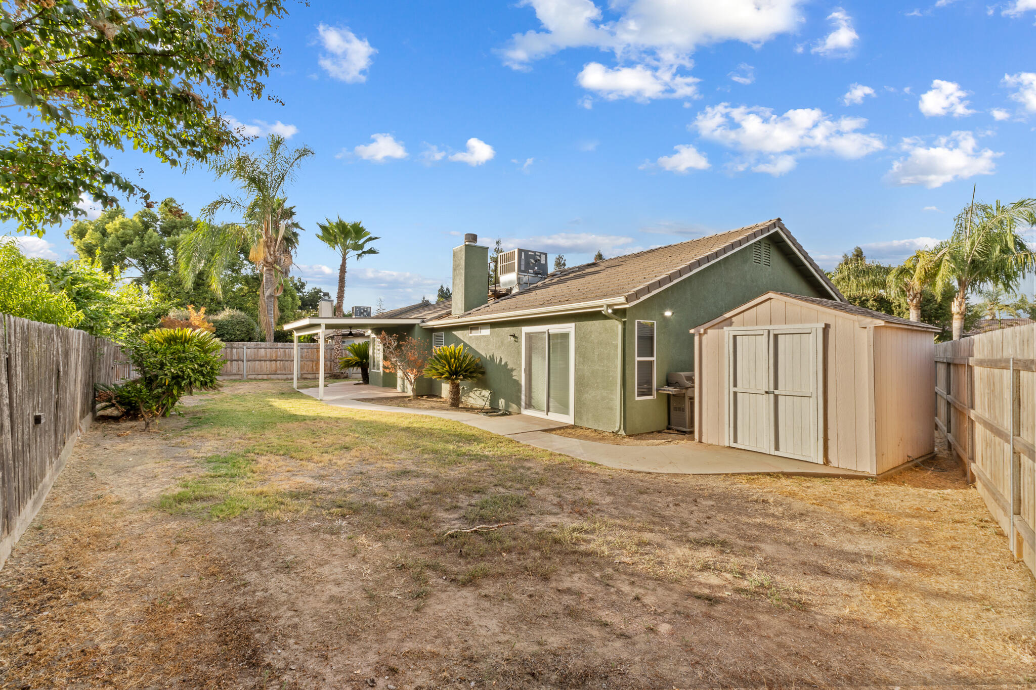 2549 W Sweet Avenue