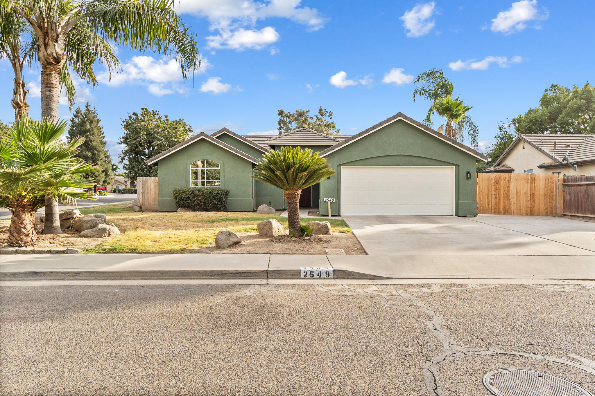 2549 W Sweet Avenue