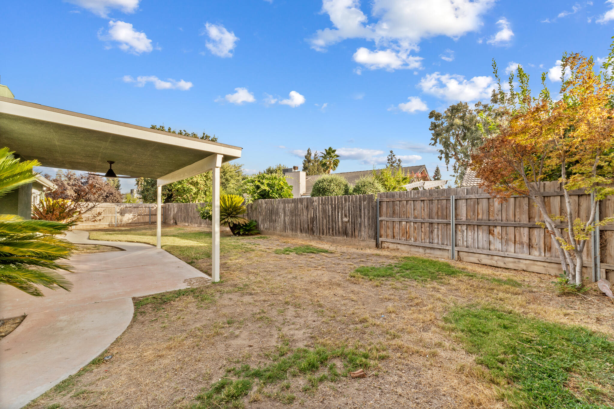 2549 W Sweet Avenue