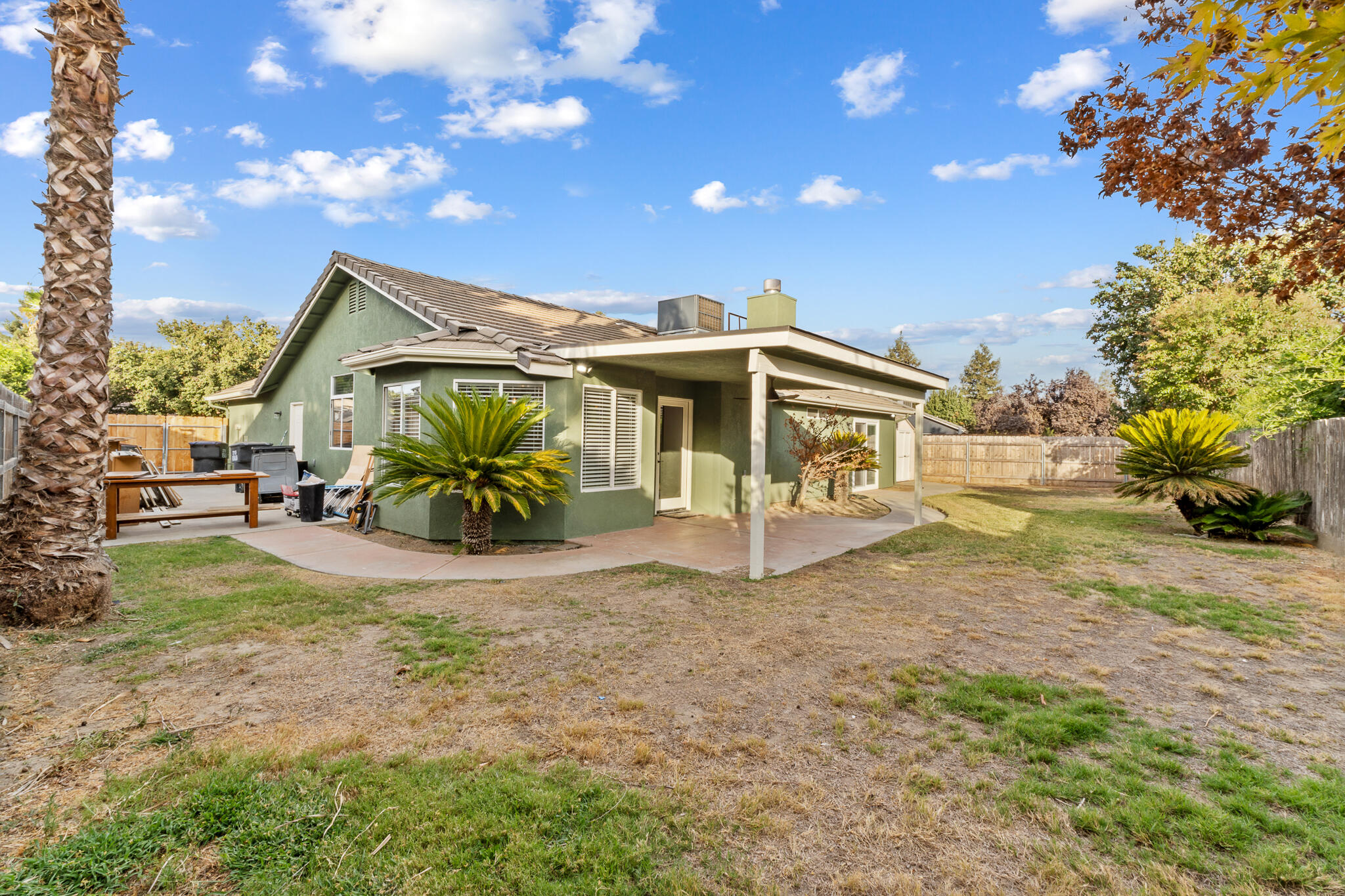 2549 W Sweet Avenue