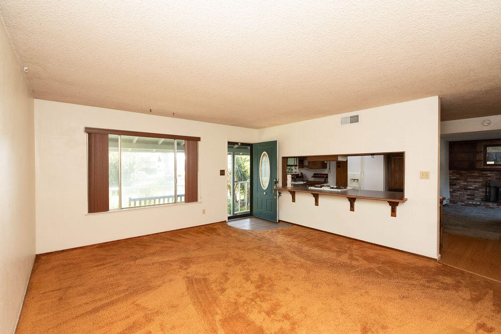1534 W Canary Drive