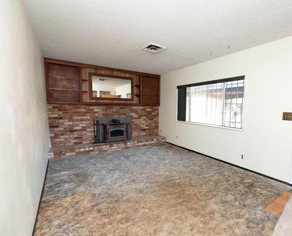 1534 W Canary Drive