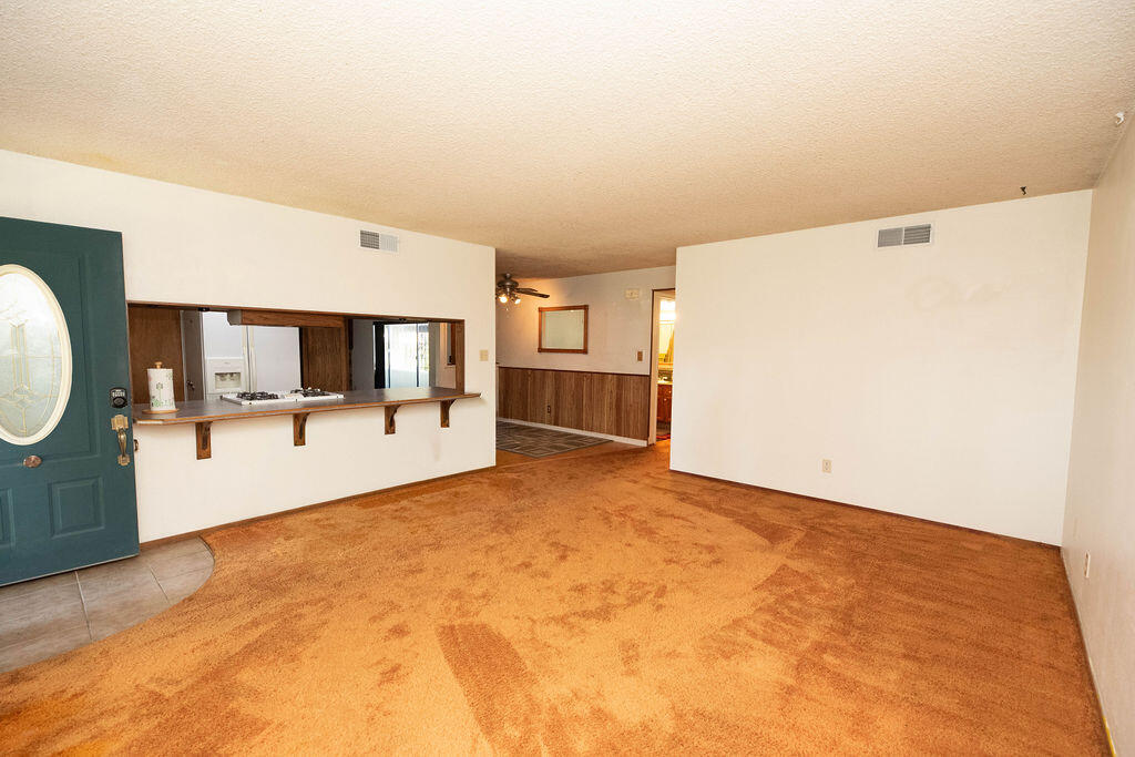 1534 W Canary Drive