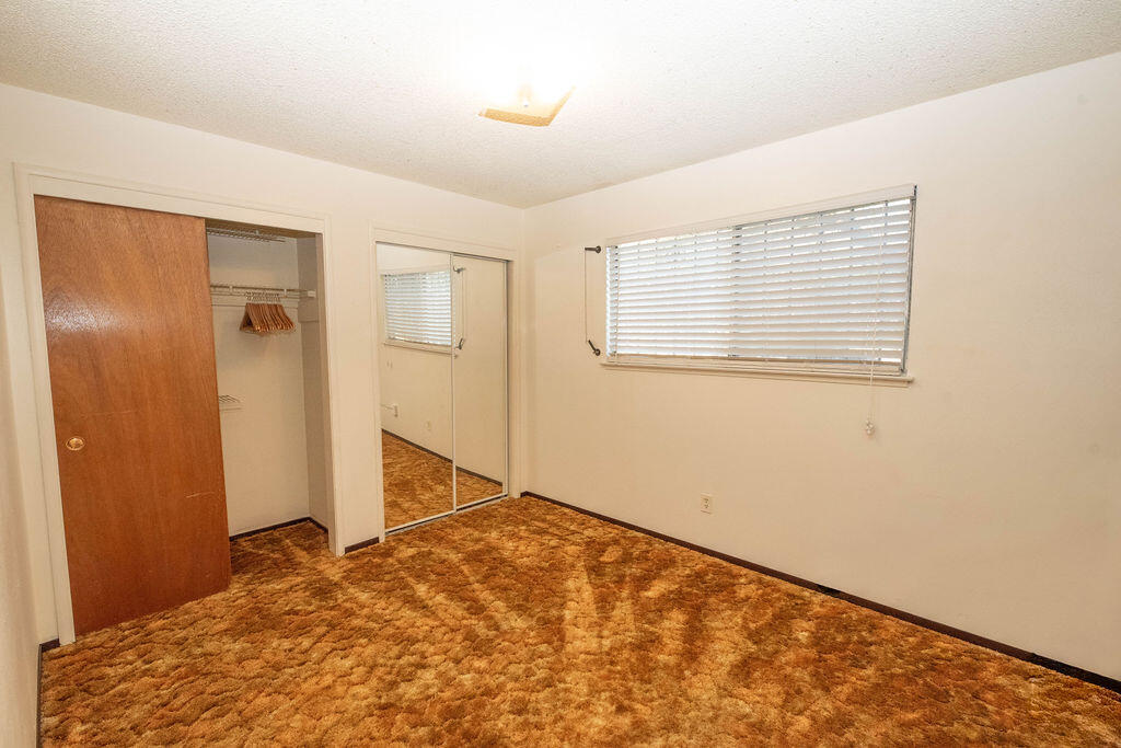 1534 W Canary Drive