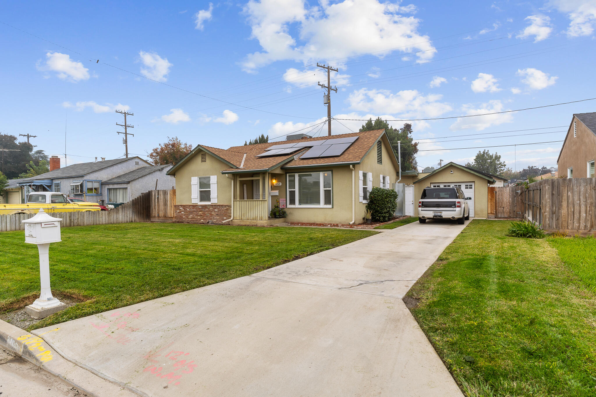 1052 E Apricot Avenue