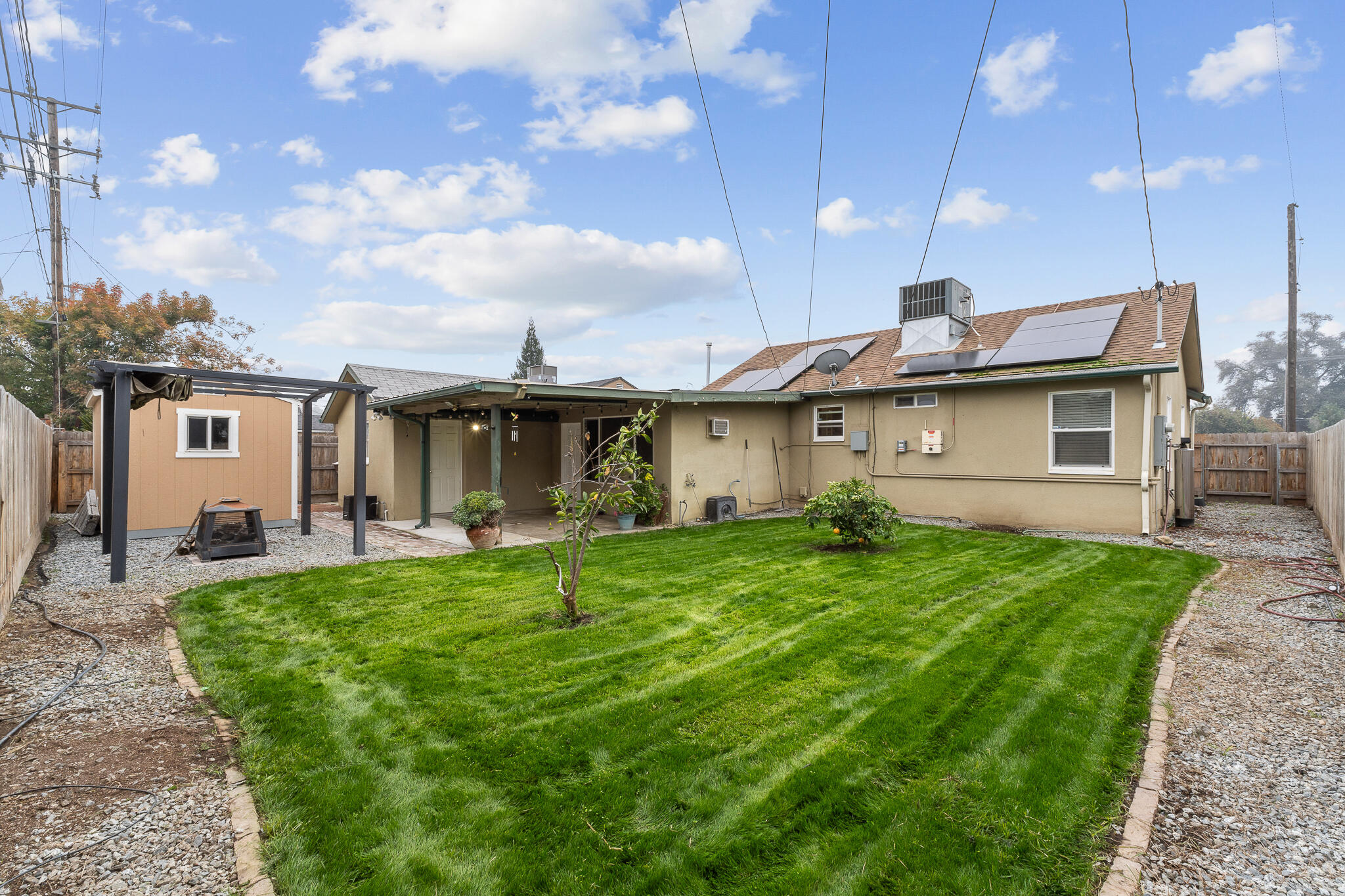 1052 E Apricot Avenue