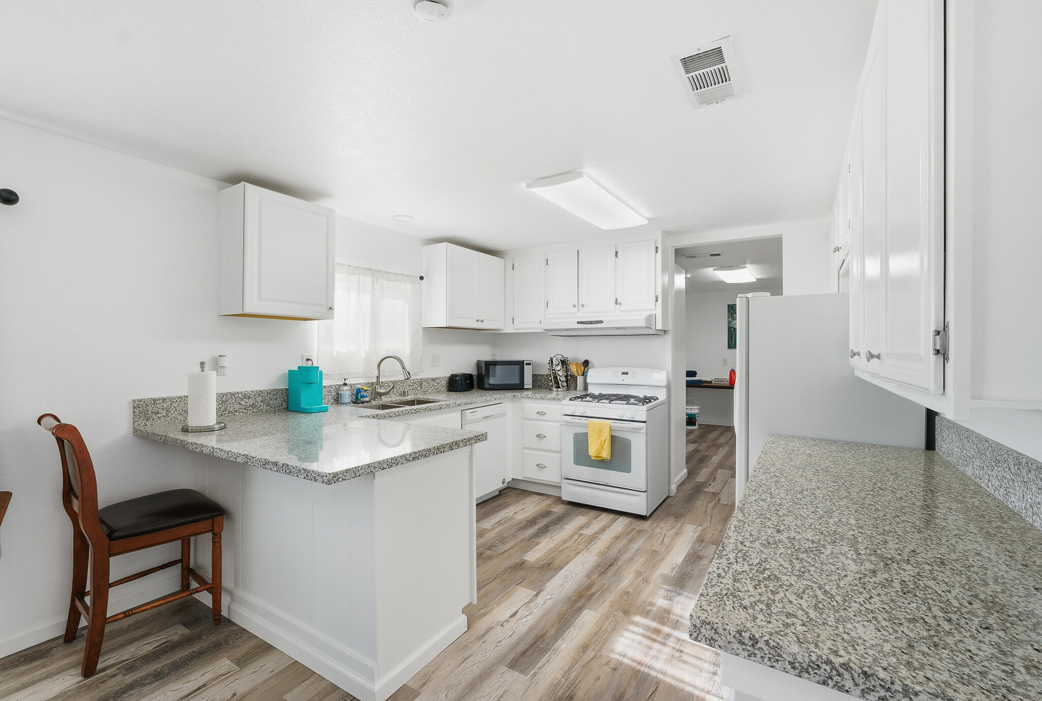 426 W Terra Bella Avenue