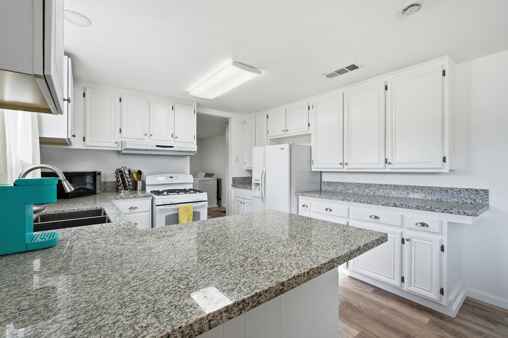 426 W Terra Bella Avenue