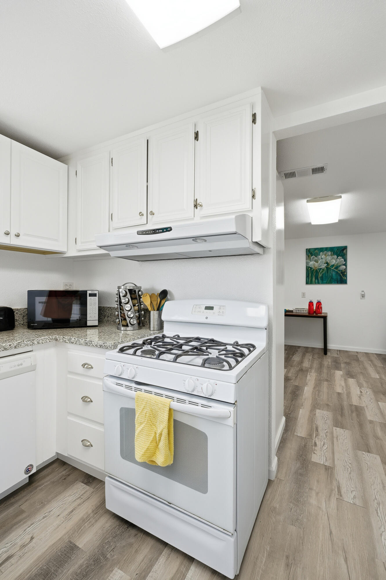 426 W Terra Bella Avenue