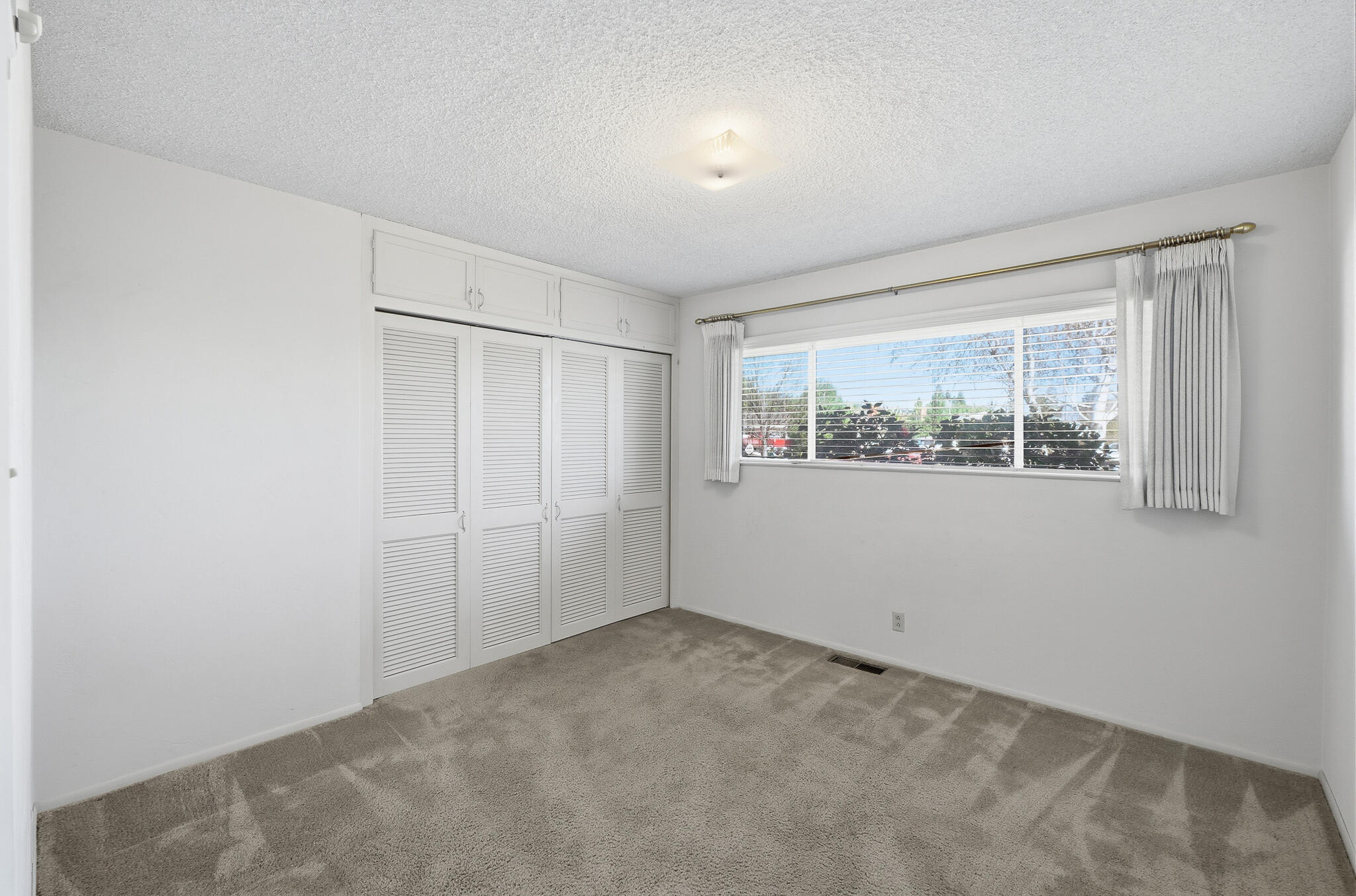 1611 E Burton Avenue