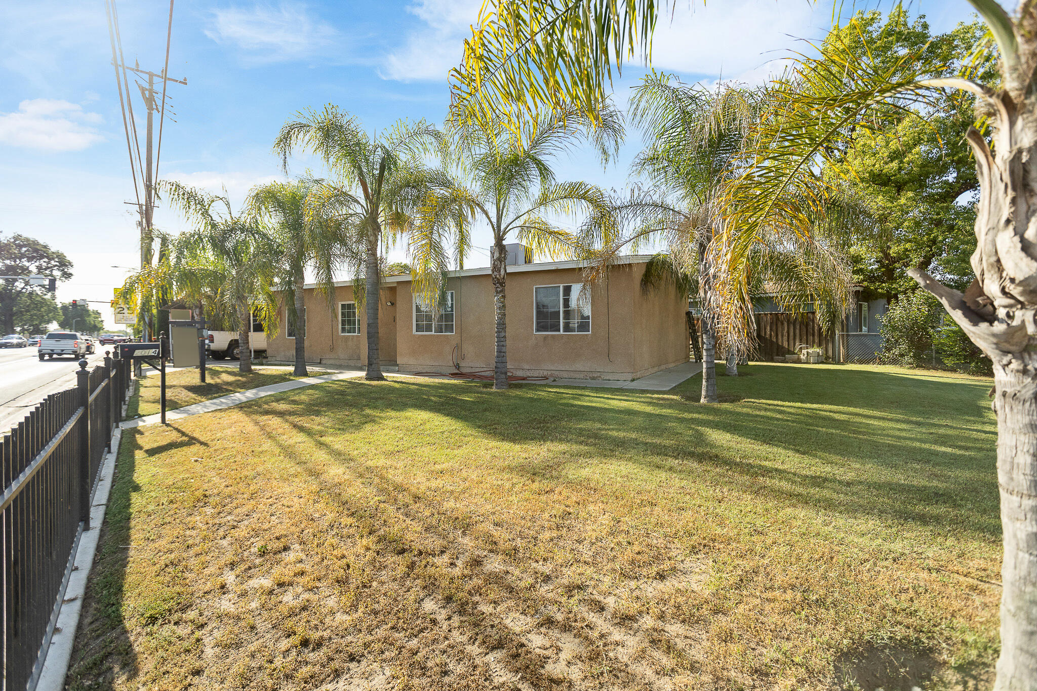 2014 W Houston Avenue