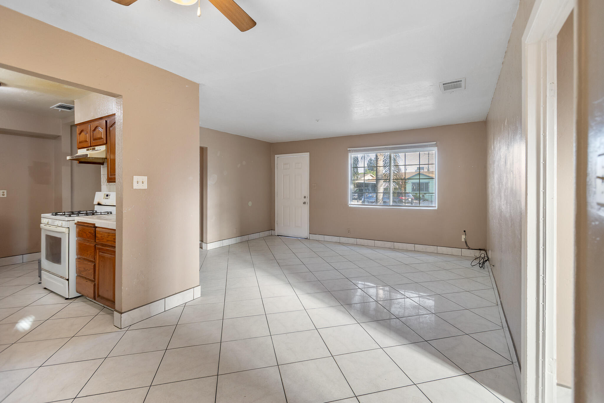 2014 W Houston Avenue