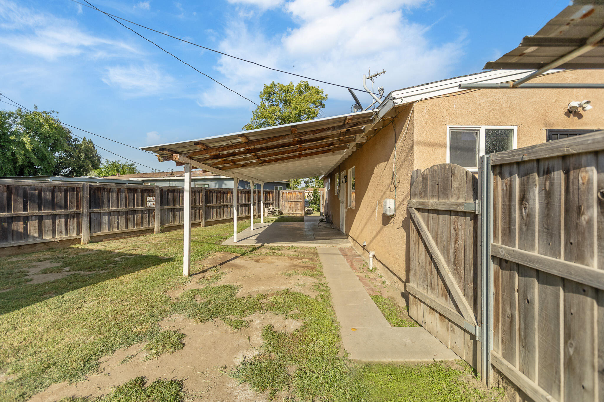 2014 W Houston Avenue
