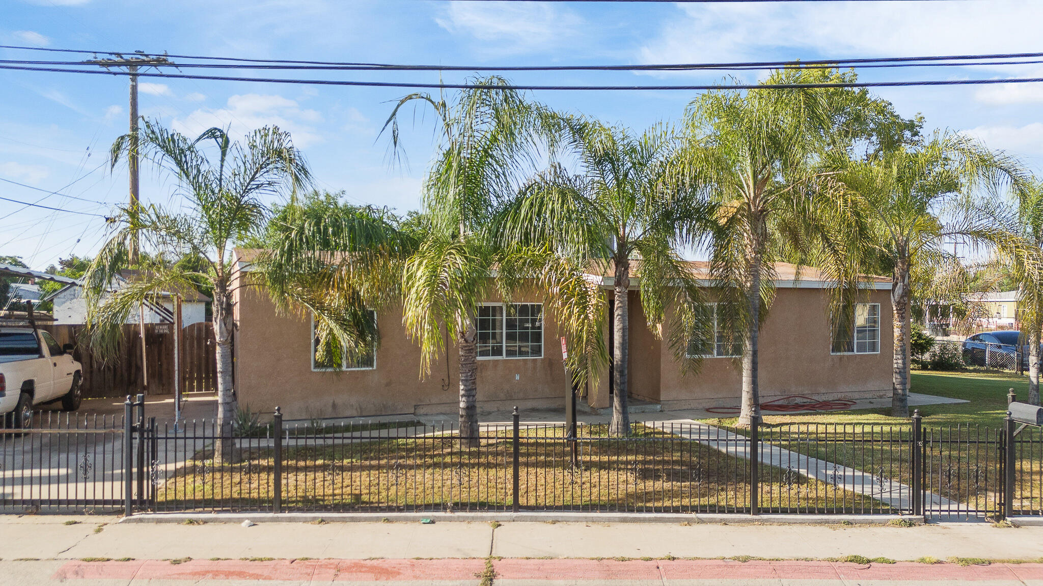 2014 W Houston Avenue