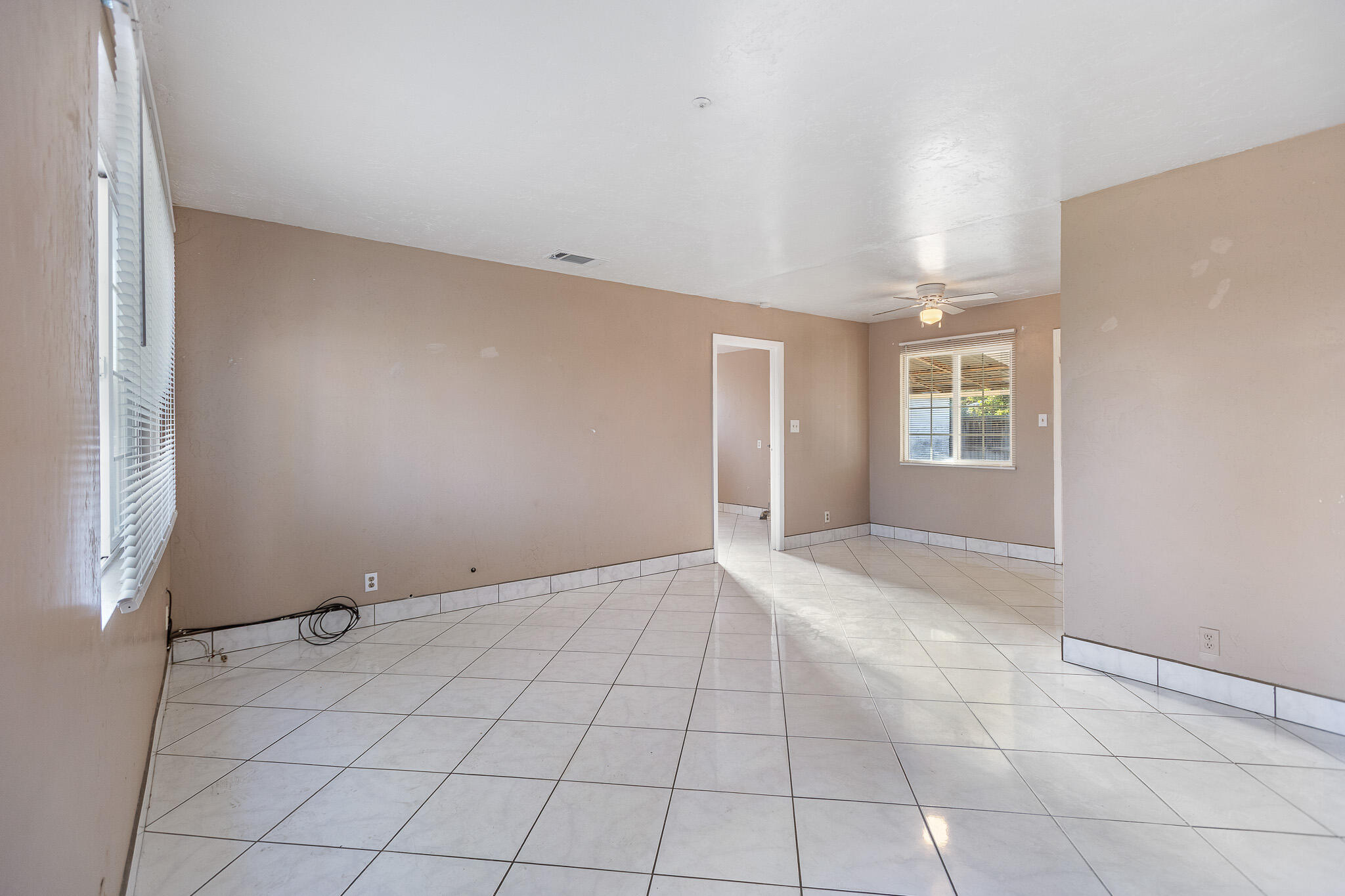 2014 W Houston Avenue