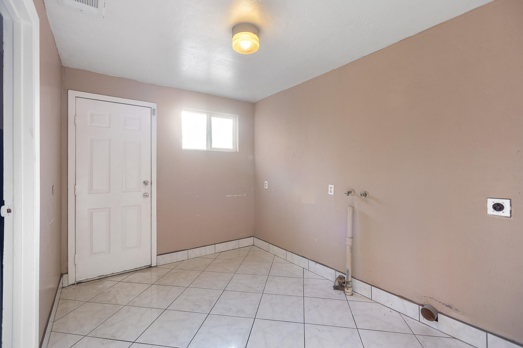 2014 W Houston Avenue