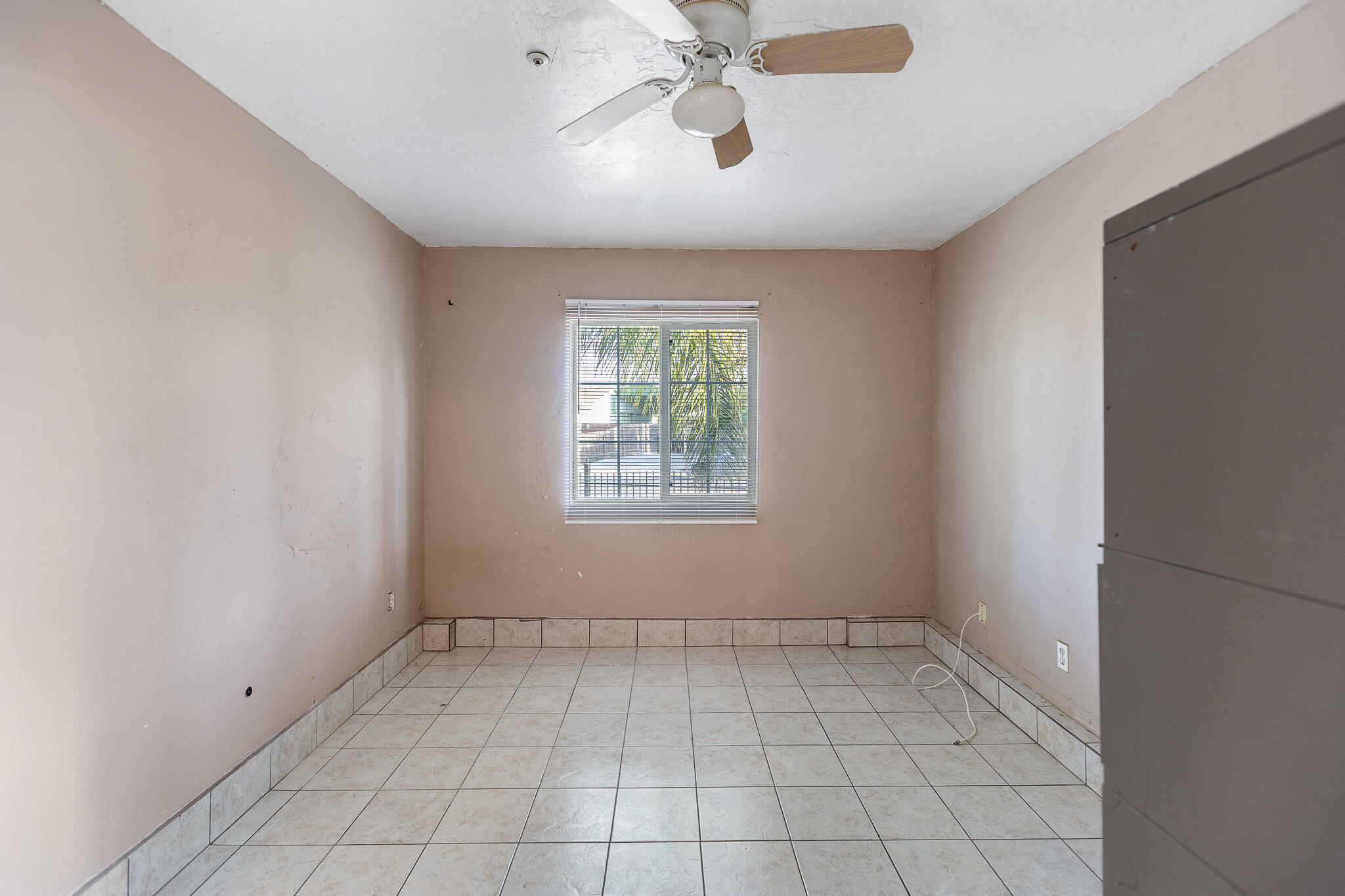 2014 W Houston Avenue
