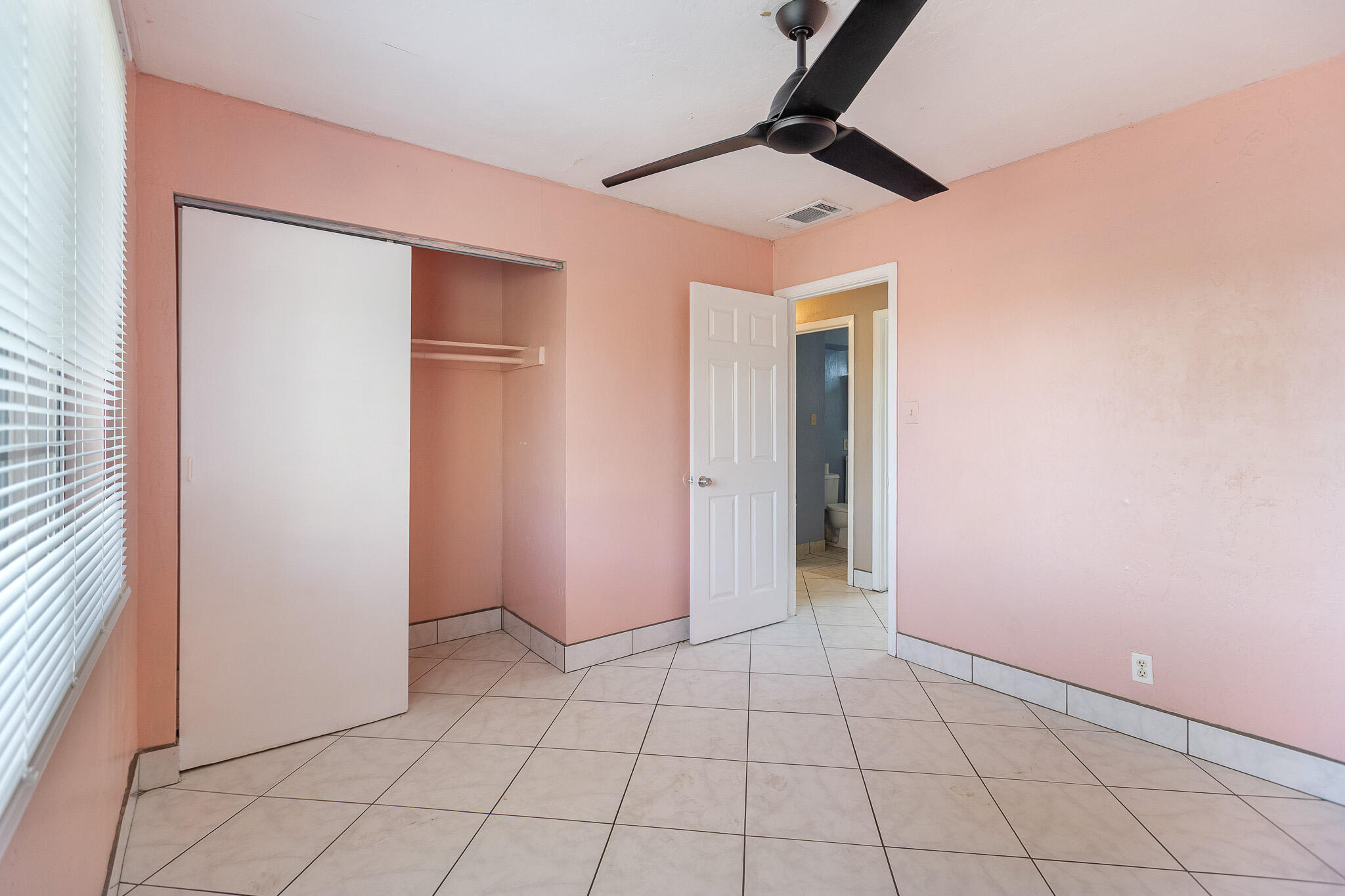 2014 W Houston Avenue