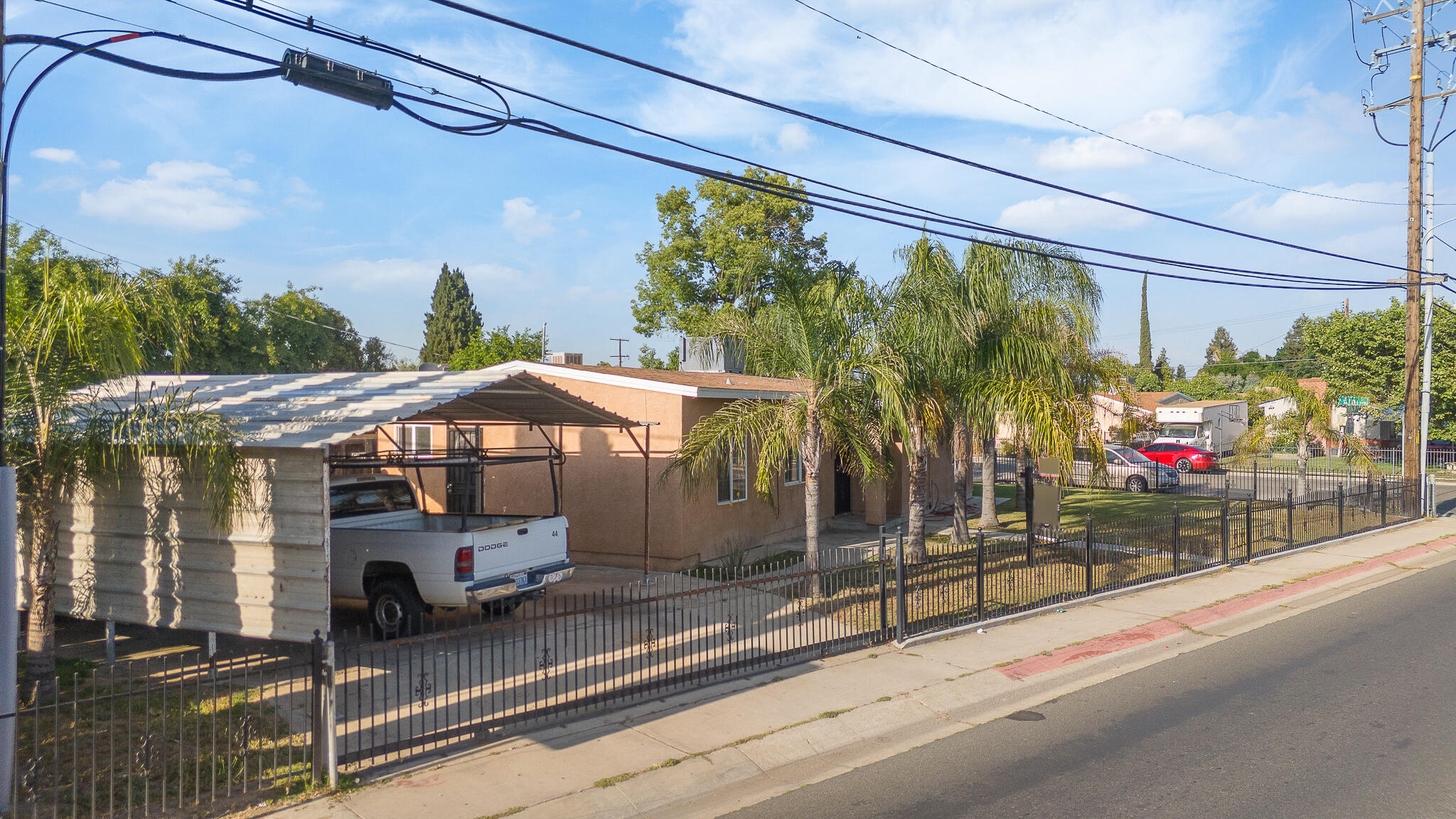 2014 W Houston Avenue