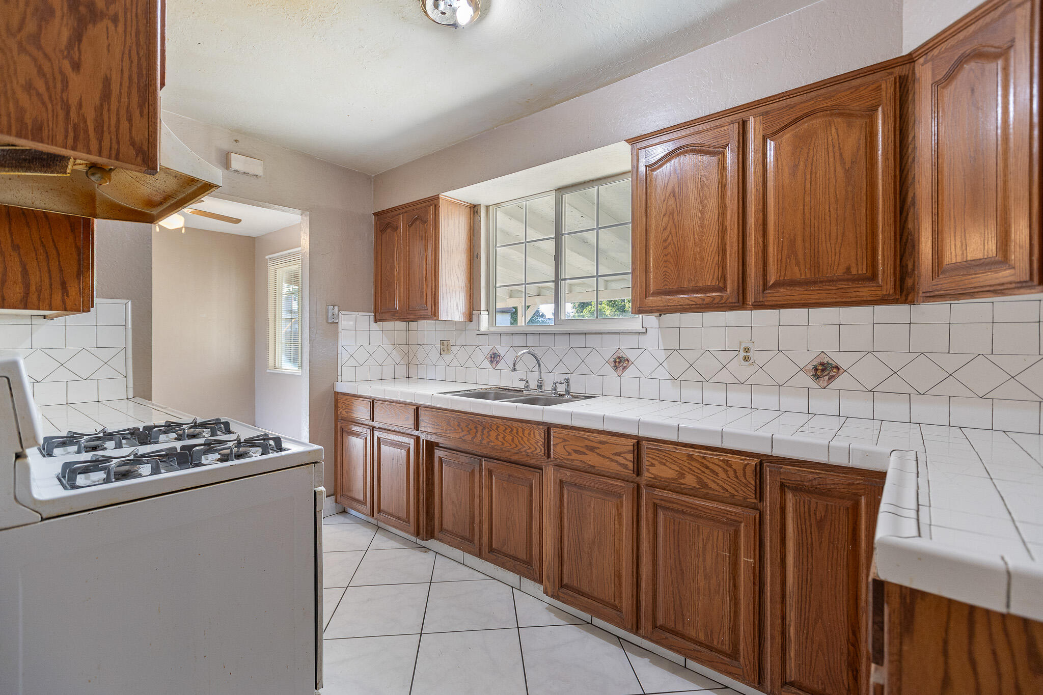 2014 W Houston Avenue