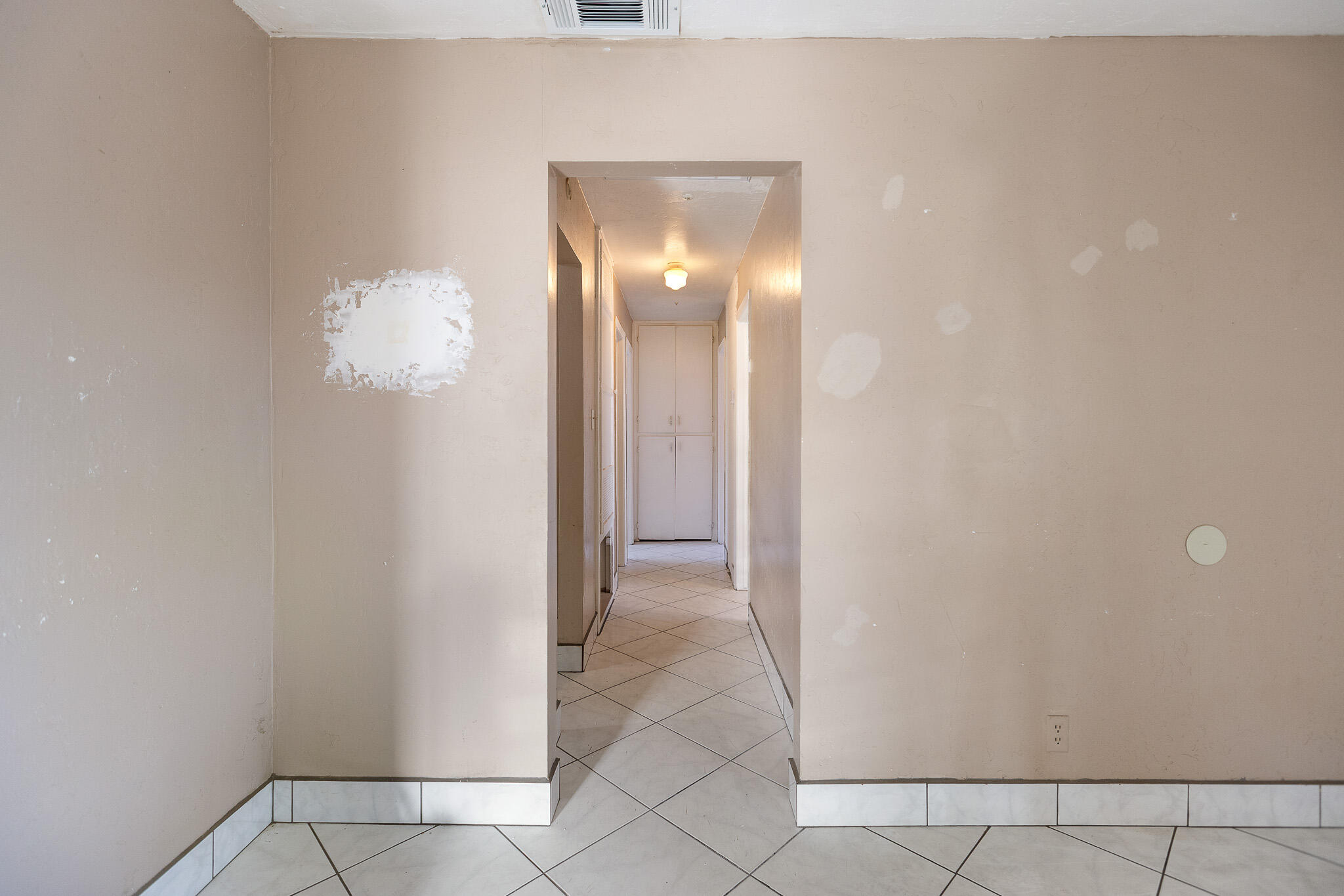 2014 W Houston Avenue