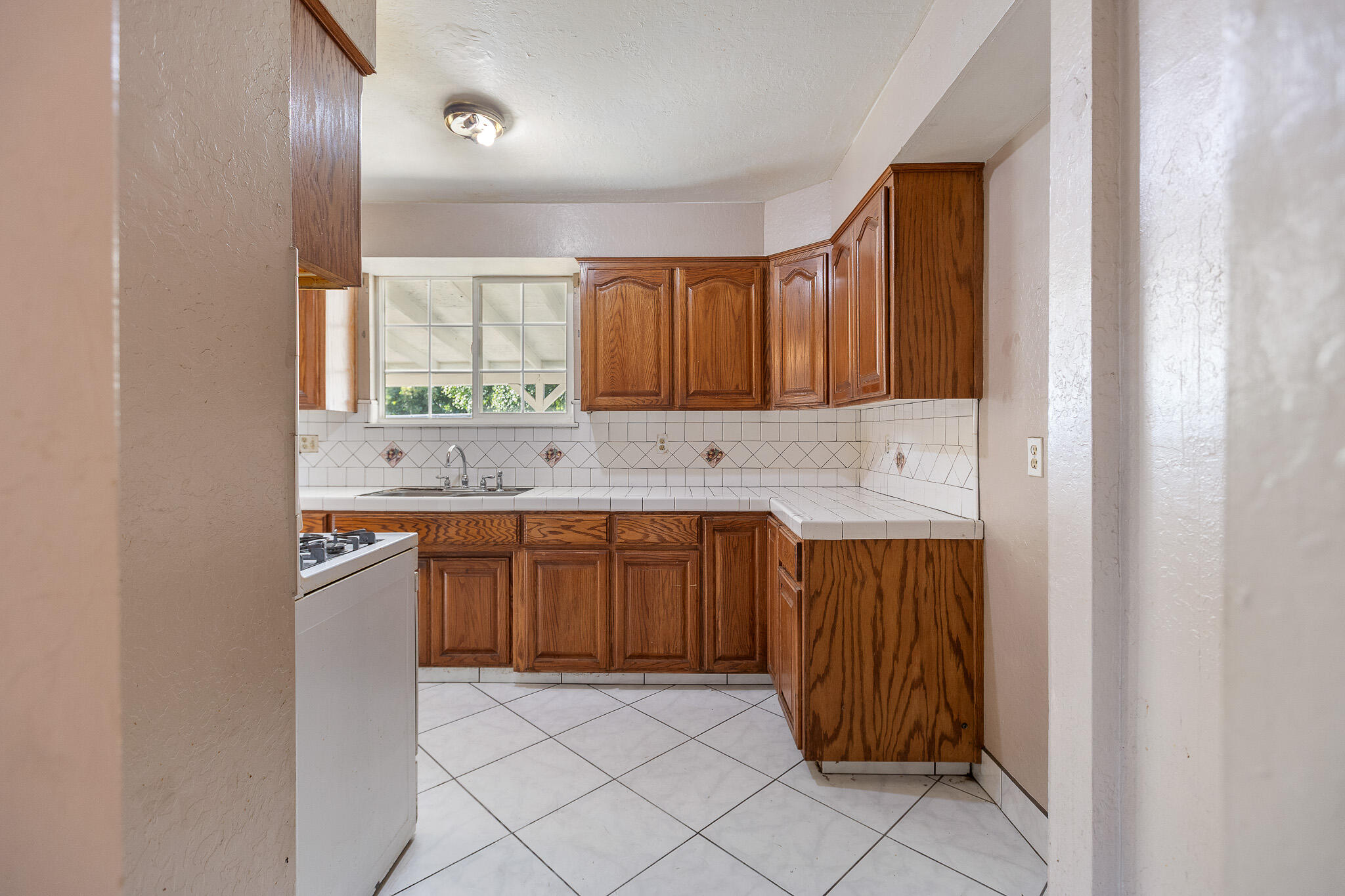 2014 W Houston Avenue