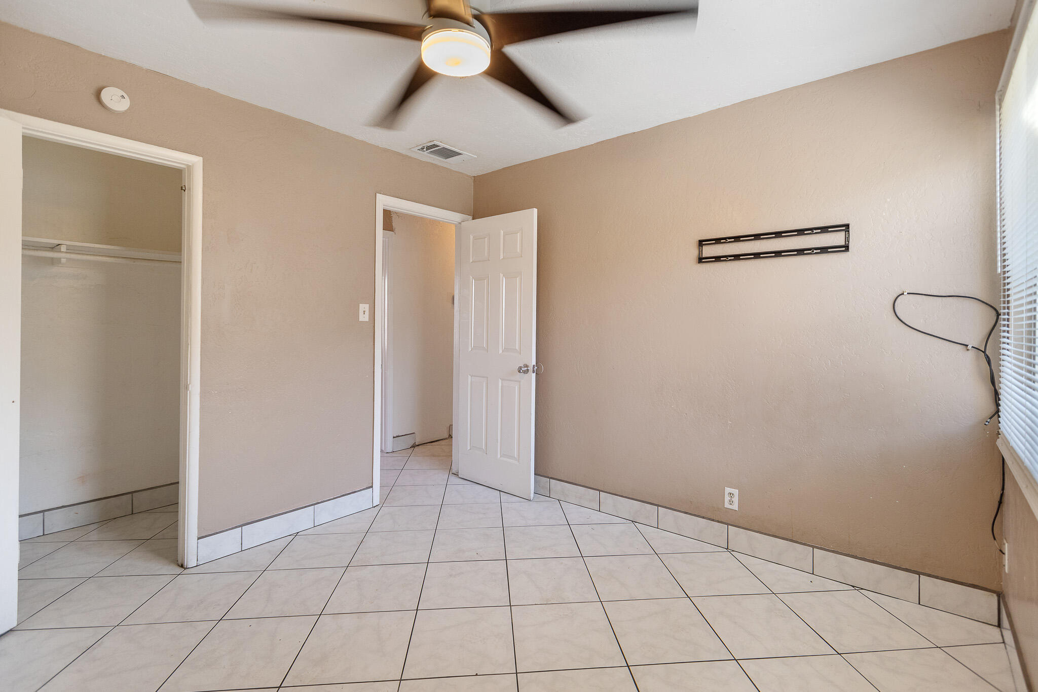 2014 W Houston Avenue