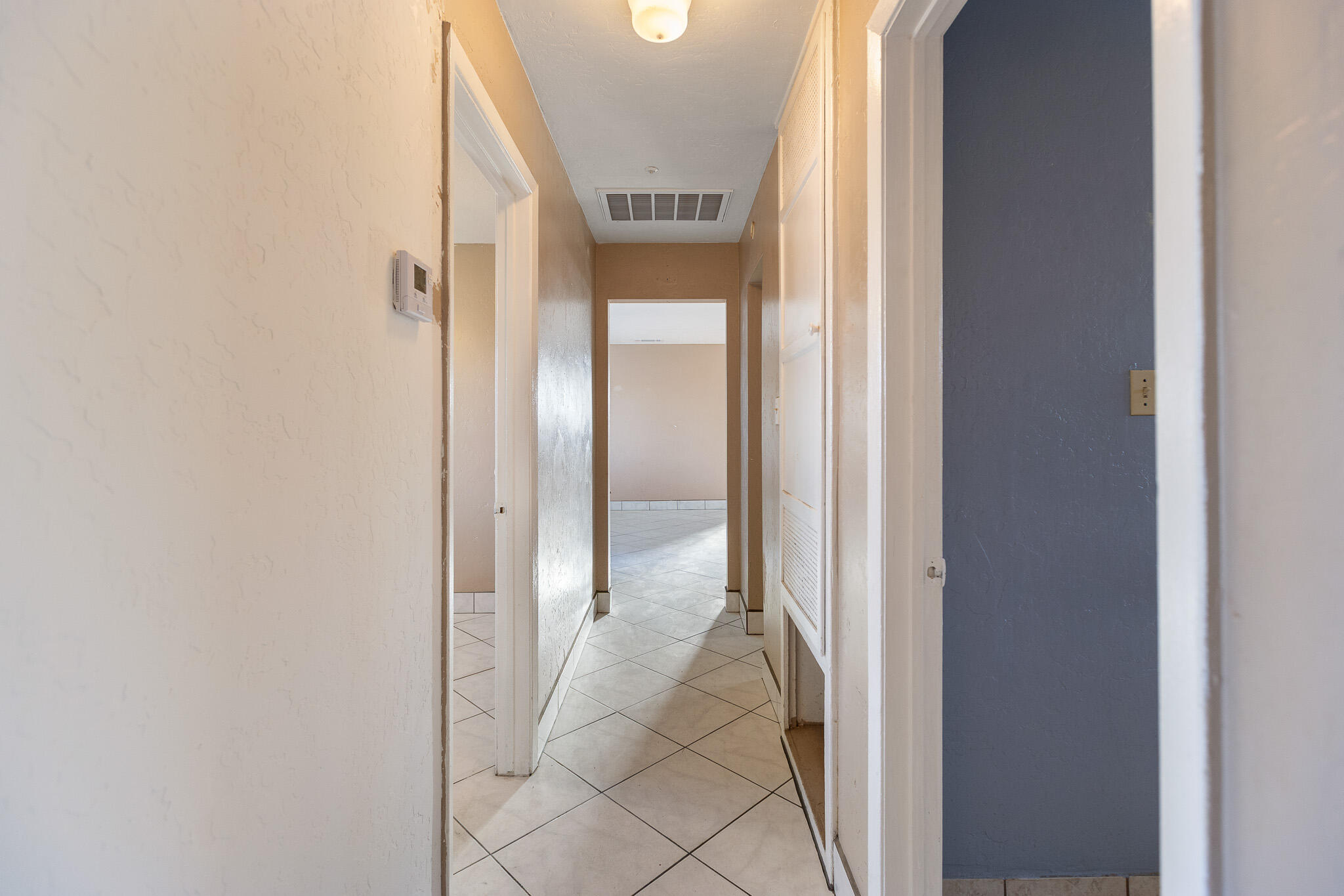 2014 W Houston Avenue