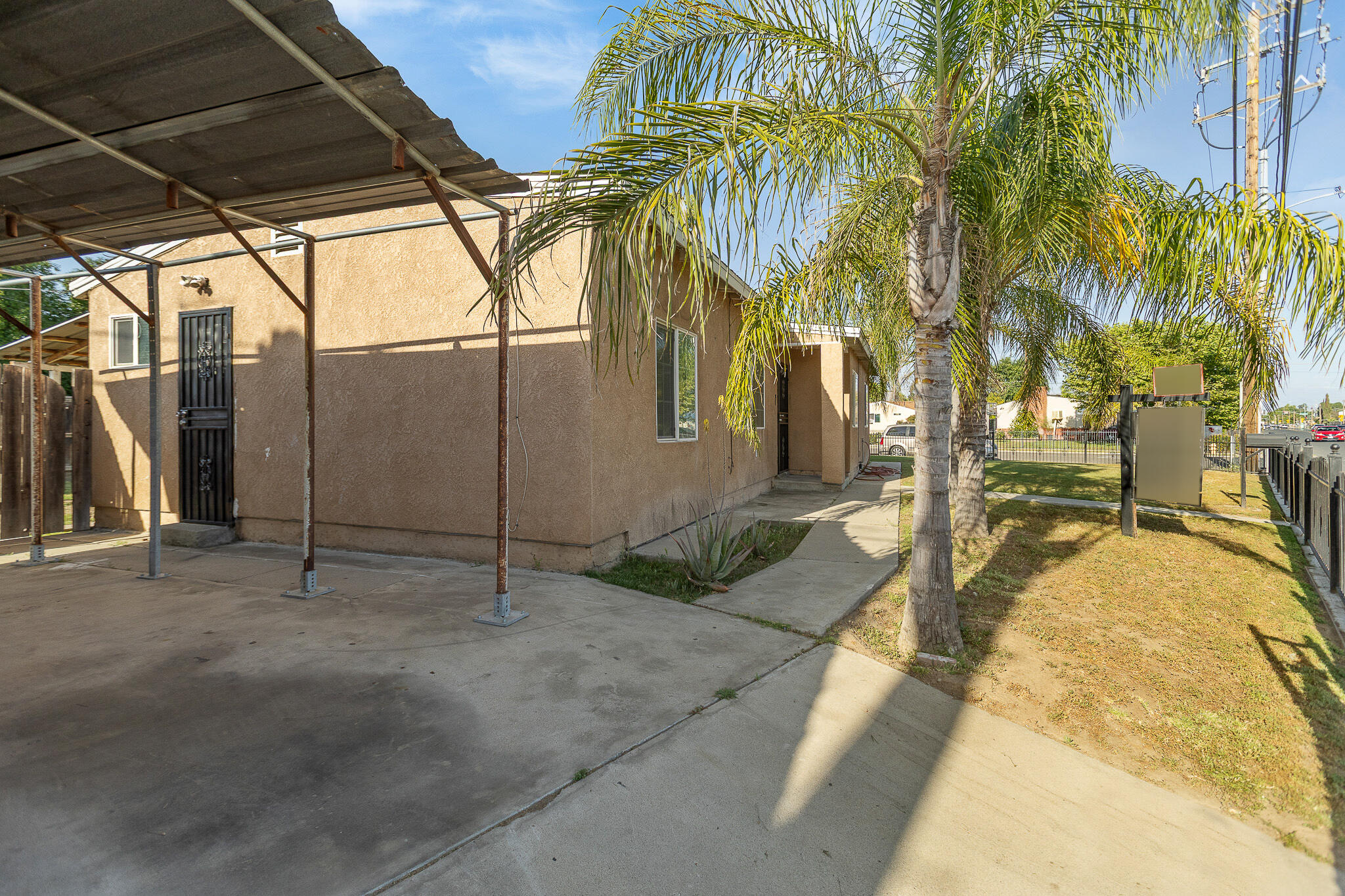 2014 W Houston Avenue